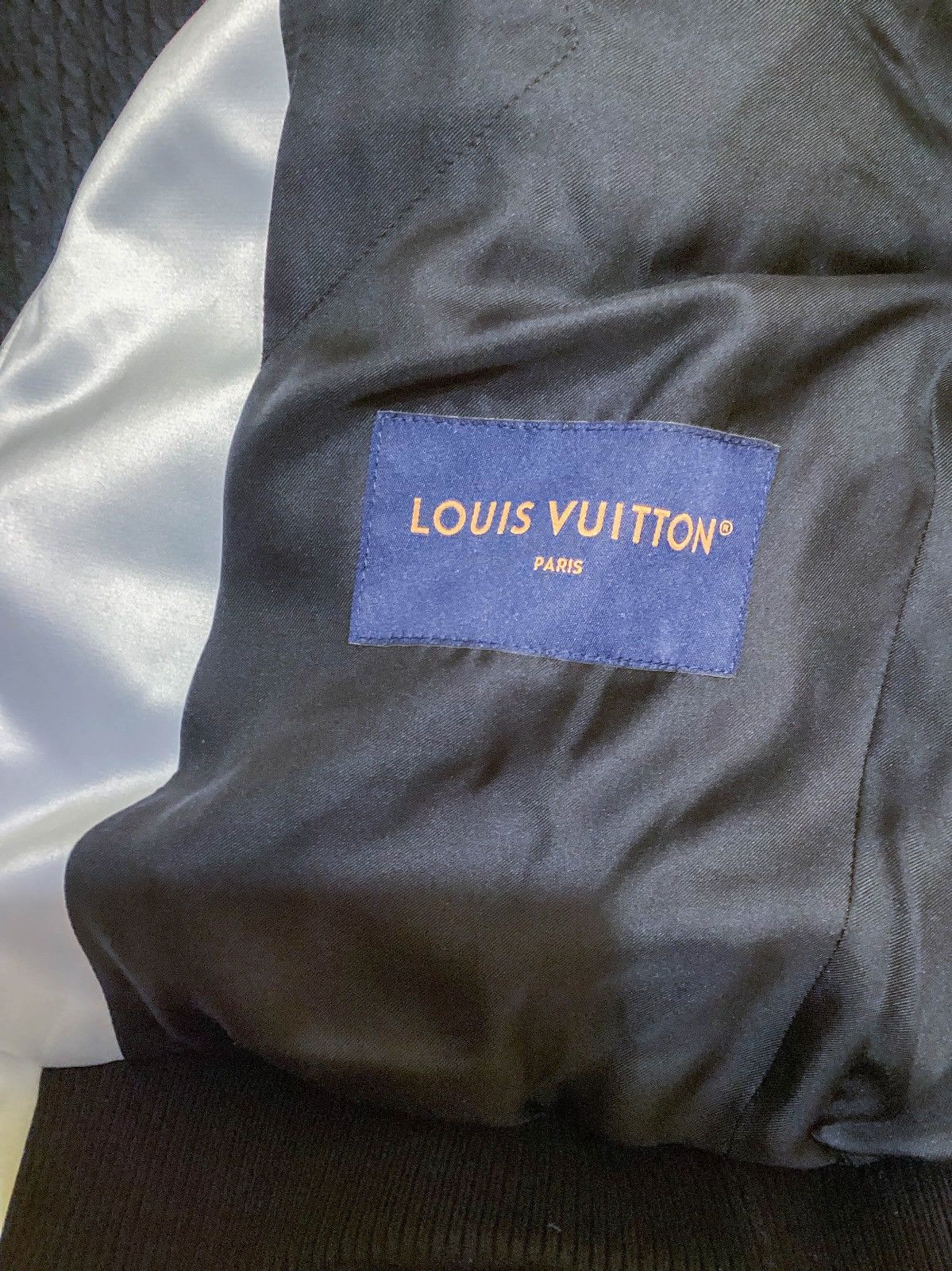 Louis Vuitton louis vuitton bomber Size US M / EU 48-50 / 2 - 4 Thumbnail