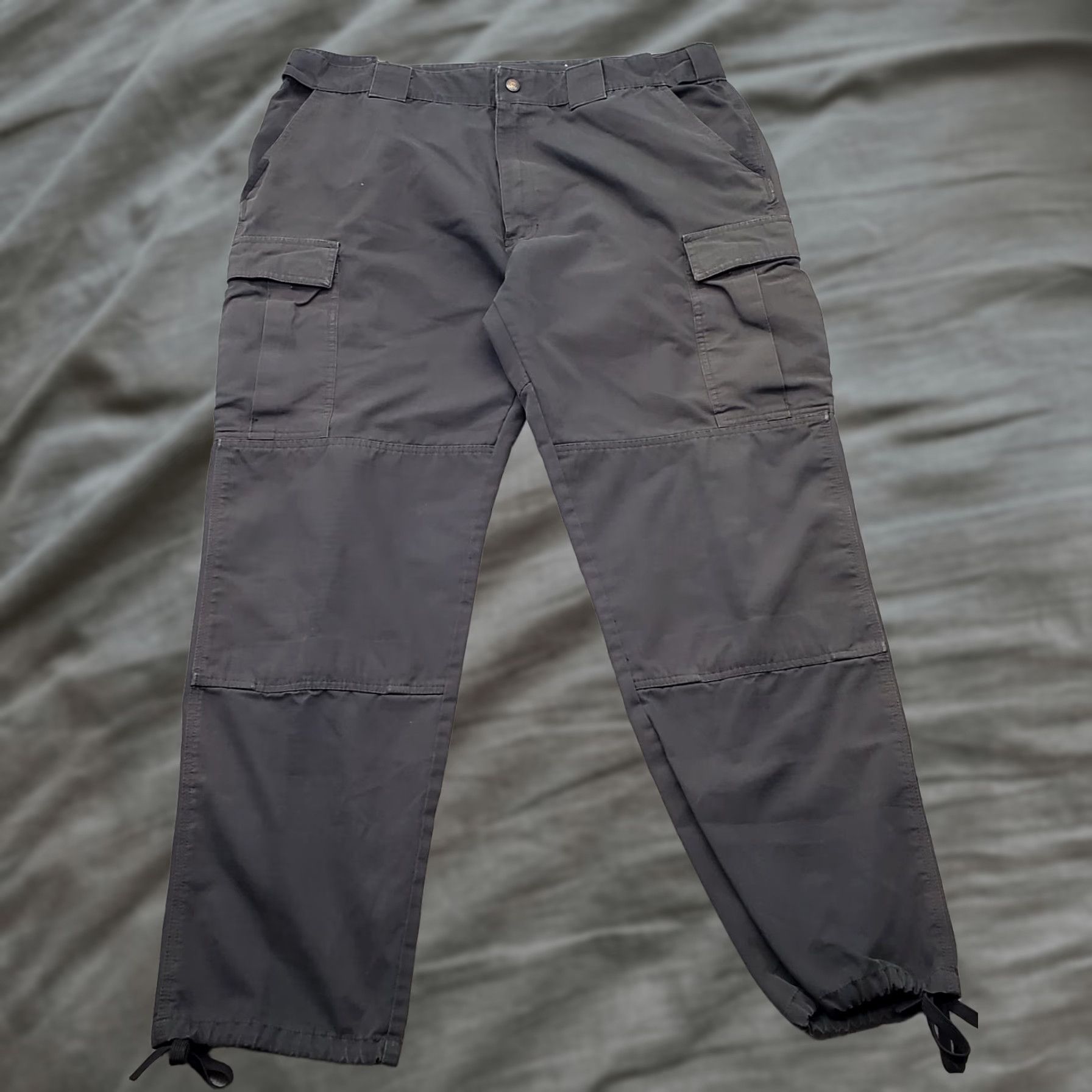 Vintage 5.11 Tactical Series Cargo Pants Mens XL Black Flex Fire Hose Work Double Knee Pants Mens XL Black Cargo Fire Hose Double Knee Size US 36 / EU 52 - 1 Thumbnail