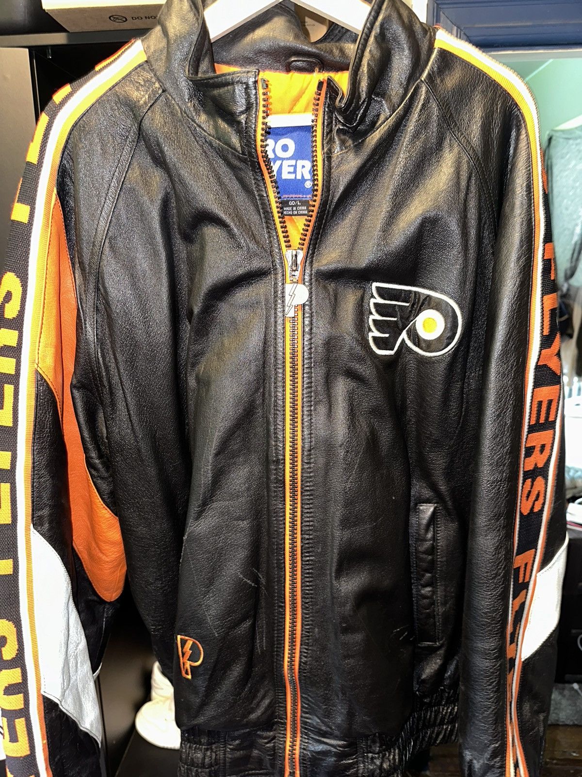 image of Pro Player Vintage Flyers Leather Jacket Size Large in Black, Men's