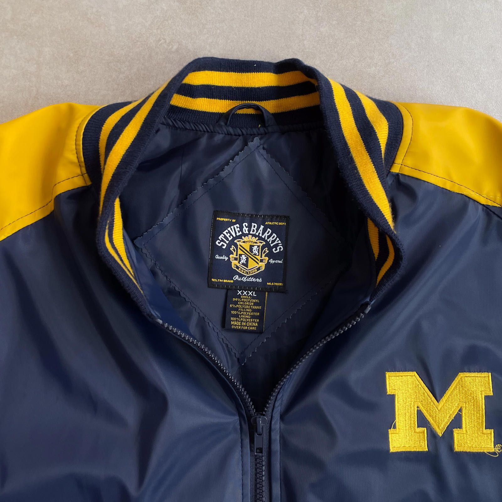 Designer 2000s Steve & Barry's Michigan State Wolverines Jacket - 3XL Size US XXL / EU 58 / 5 - 5 Thumbnail