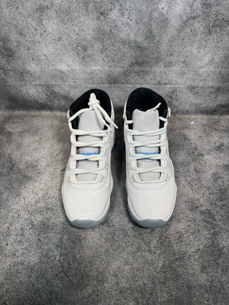 Jordan Brand Size 8 | Jordan 11 Legend Blue No Box | Pre-Owned Size US 8 / EU 41 - 2 Thumbnail