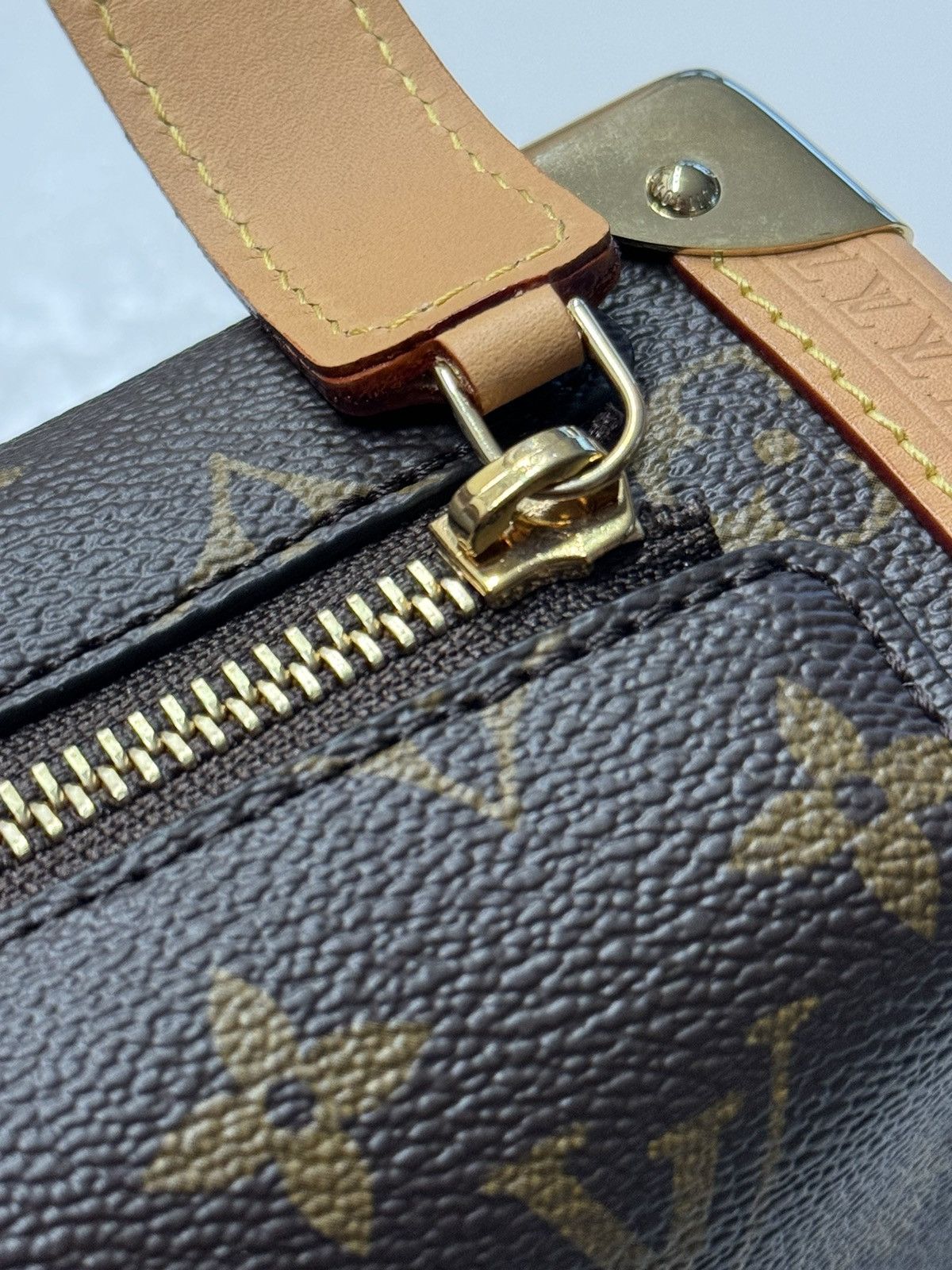 Louis Vuitton Louis Vuitton Size ONE SIZE - 7 Thumbnail