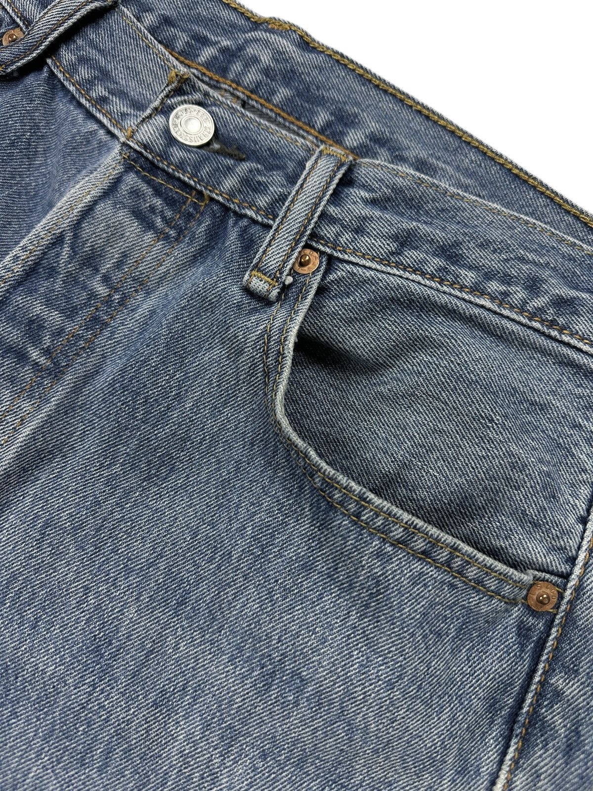 Levi's Vintage Levis 501 Jeans Washed Blue Denim Men’s Size W32 L32 Size US 32 / EU 48 - 15 Thumbnail