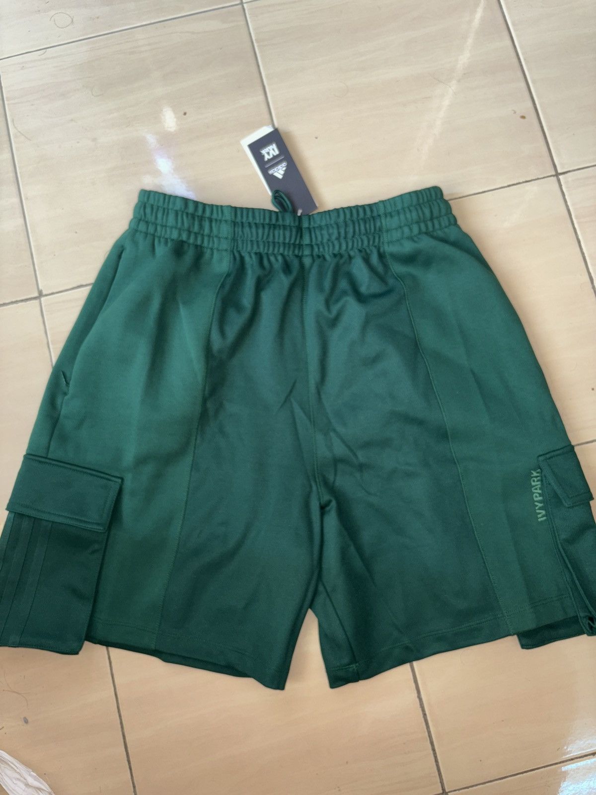 Adidas × Beyonce × Ivy Park Adidas Ivy Park Short Cargo Size US 32 / EU 48 - 2 Thumbnail