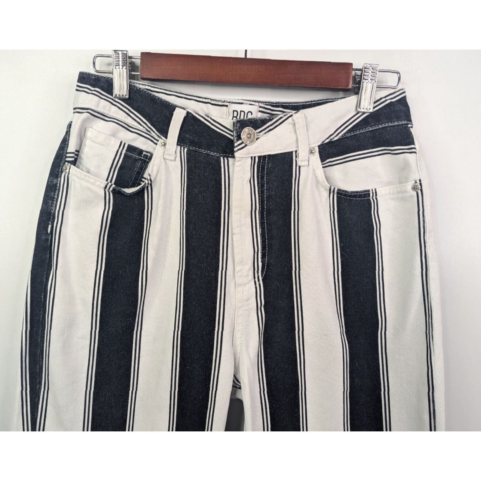 Bdg BDG Women’s Jeans 28W White Black Stripes Cotton High Rise Tapered Leg Pocket Denim Vintage: No Mens Women Size 28" / US 6 / IT 42 - 2 Thumbnail