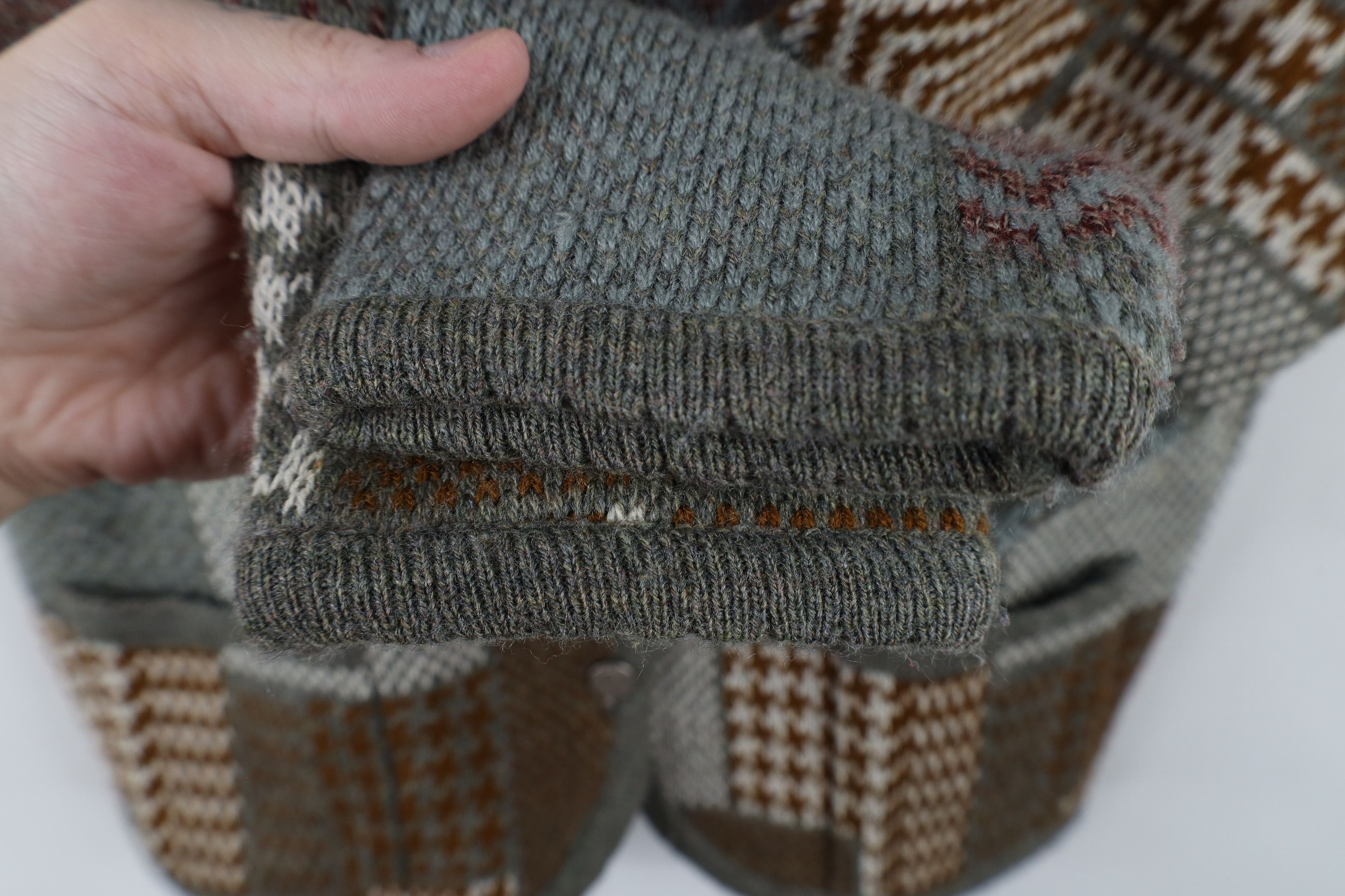 Vintage Vintage 90s Streetwear Checkered Patch Cardigan Sweater Size M / US 6-8 / IT 42-44 - 4 Thumbnail