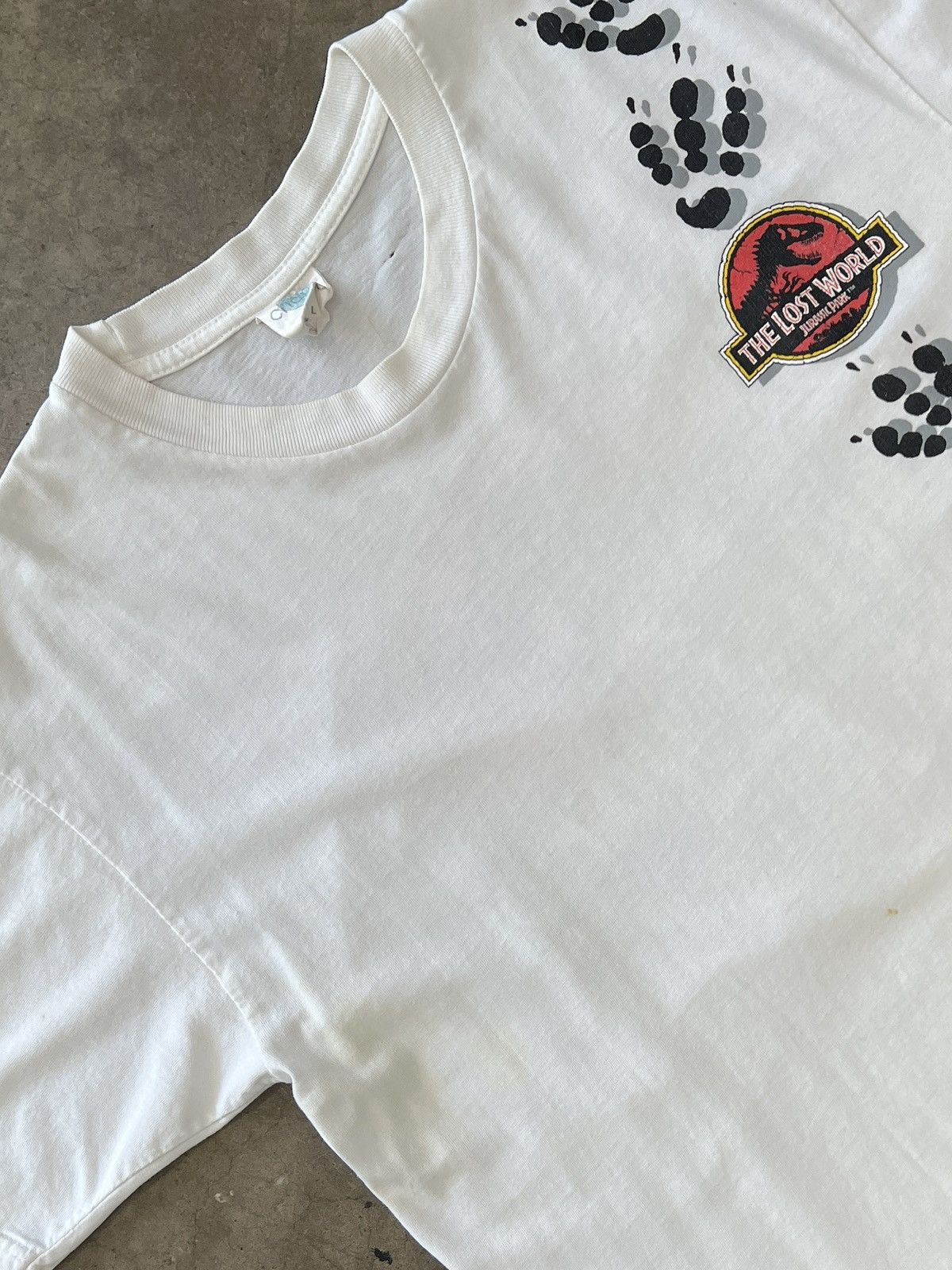 Vintage Vintage 1997 Jurassic Park Lost World Movie Tee Large Size US L / EU 52-54 / 3 - 4 Thumbnail