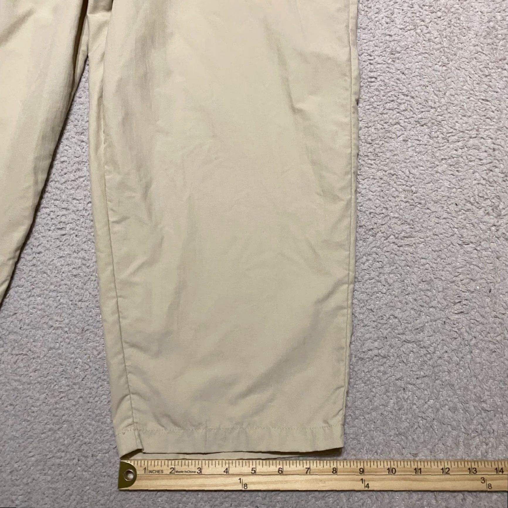 Vintage L.L. Bean Women's XL Pants Beige Cargo Relaxed Straight Nylon Outdoor Hiking Crop - 2561 Size 40" / US 18 - 5 Thumbnail