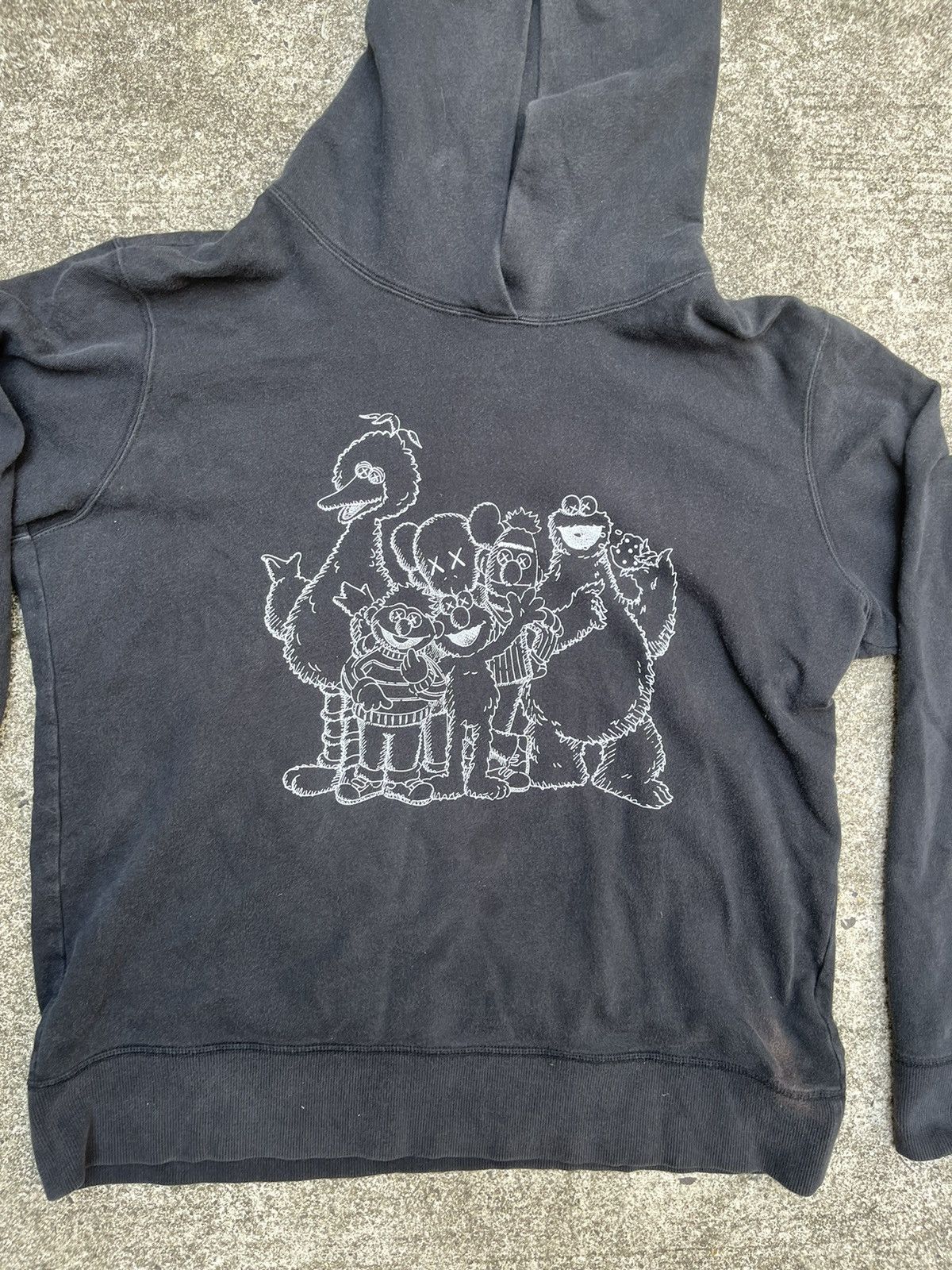 Japanese Brand × Kaws × Uniqlo Kaws x Sesame Street Hoodie Size US L / EU 52-54 / 3 - 2 Thumbnail