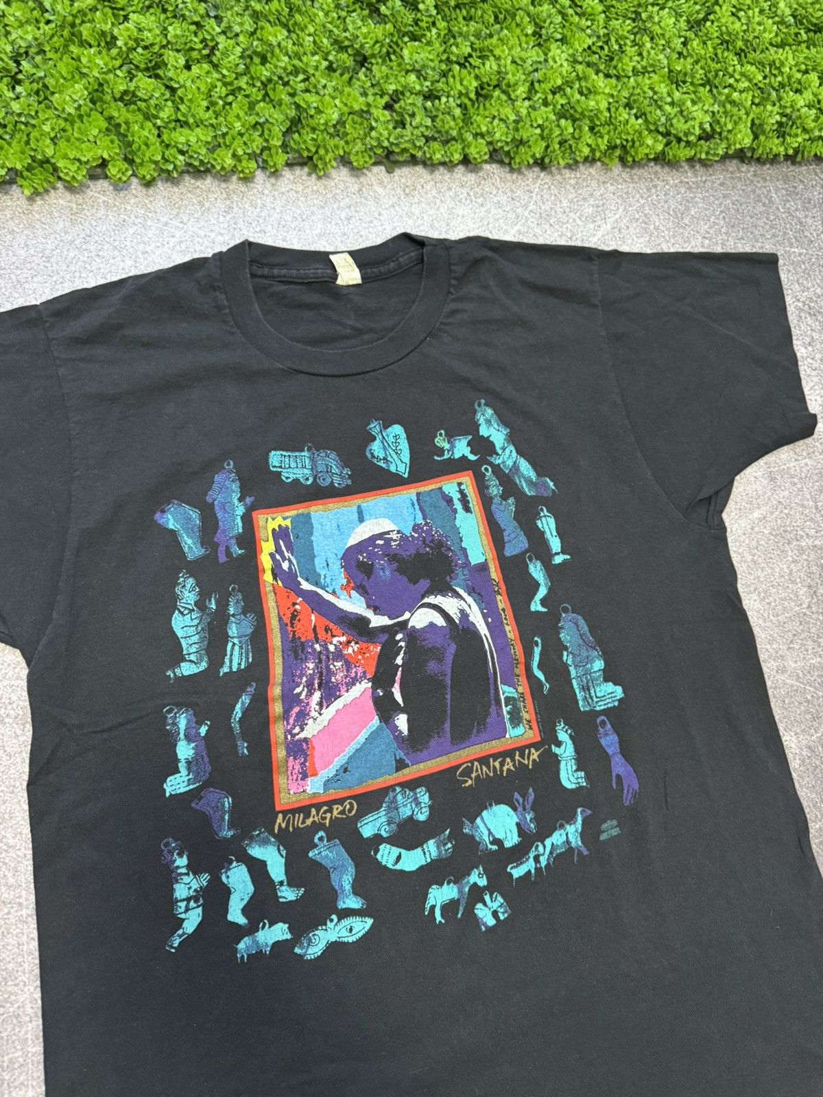 Vintage Vintage Carlos Santana Milagro Tour Euro 1992 T-Shirt Size US XL / EU 56 / 4 - 9 Thumbnail