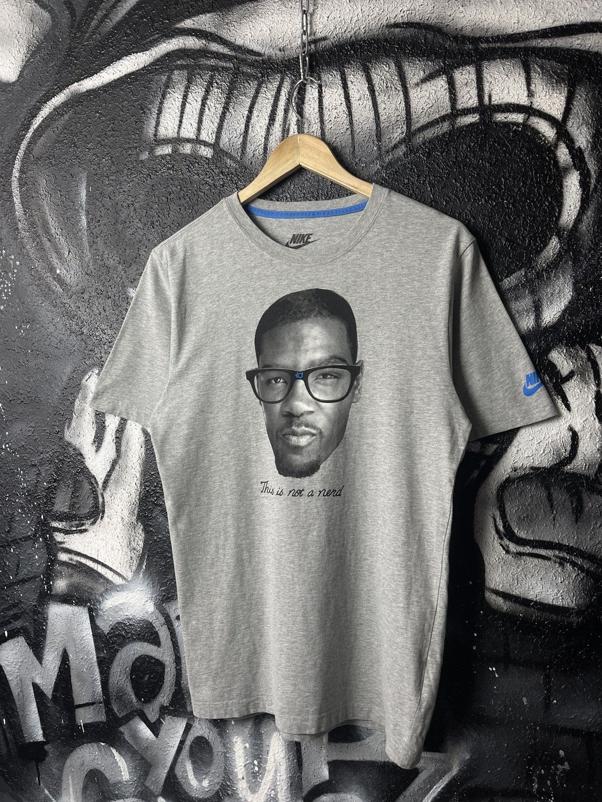 Nike Nike KD Kevin Durant “This is not a nerd” Graphic Logo Tee Size US S / EU 44-46 / 1 - 1 Thumbnail