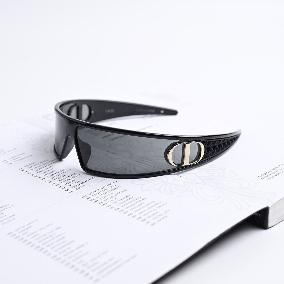 Dior DIOR VERYDIOR M1U 10A0 SUNGLASSES Size ONE SIZE - 1 Thumbnail