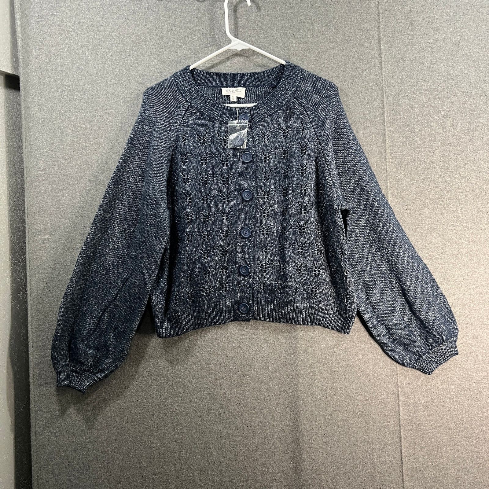 Other Candace Cameron Bure Pointelle Sweater with Novelty Button Size M / US 6-8 / IT 42-44 - 1 Thumbnail