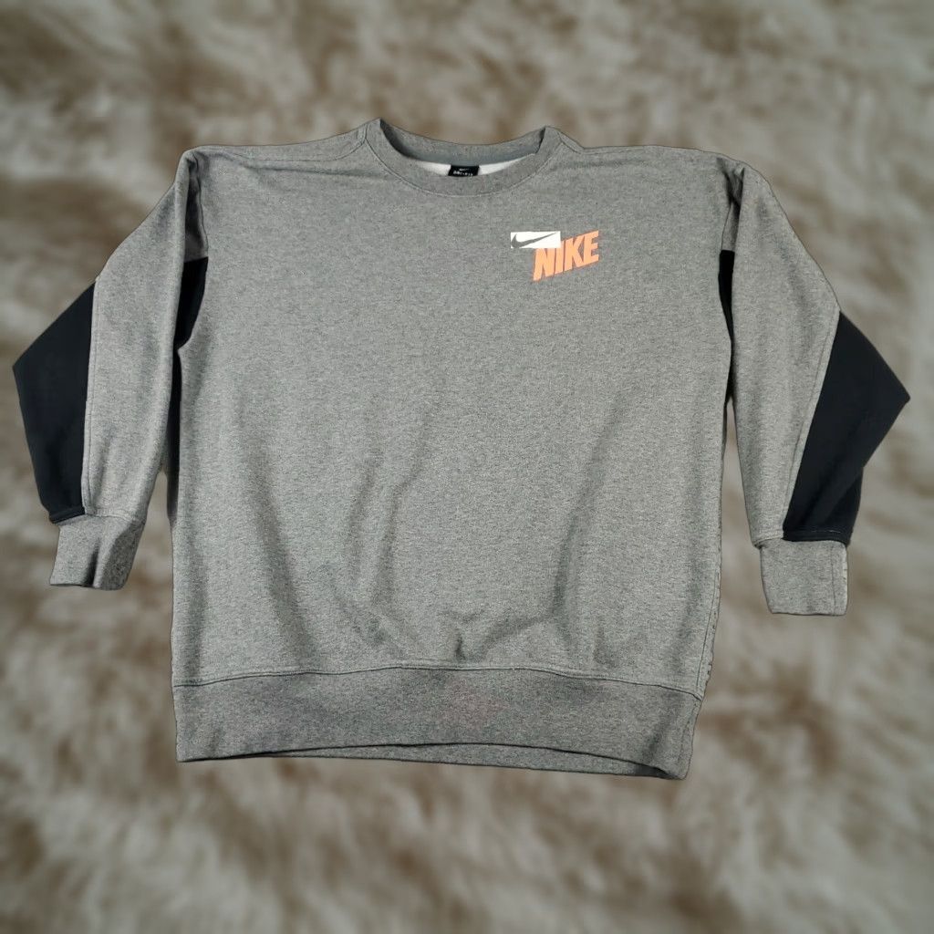 Nike Nike Womens Small Gray Sweater Oversized Swoosh Pullover Sweatshirt Size S / US 4 / IT 40 - 1 Thumbnail