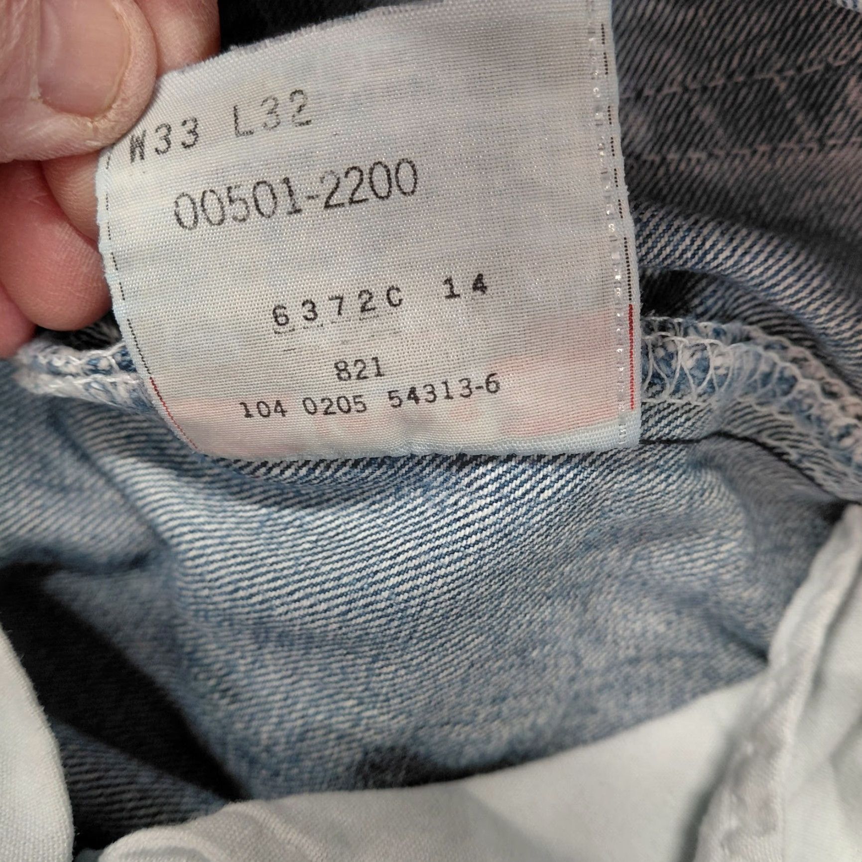Levi's VINTAGE Levi's 501 Jeans Mens 33x32 Blue Denim Button Fly Y2K 02/05 Act 31x32 Classic Straight 5-Pocket Size US 33 - 6 Thumbnail