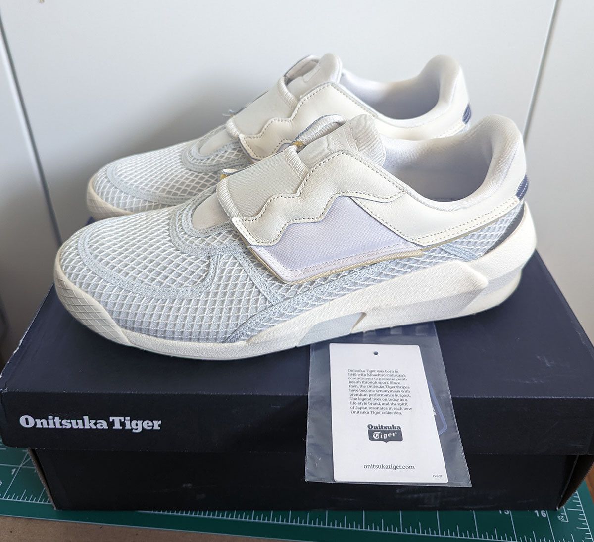 image of Onitsuka Tiger Admix Runners Sock Size 11 Shoes in White, Men's