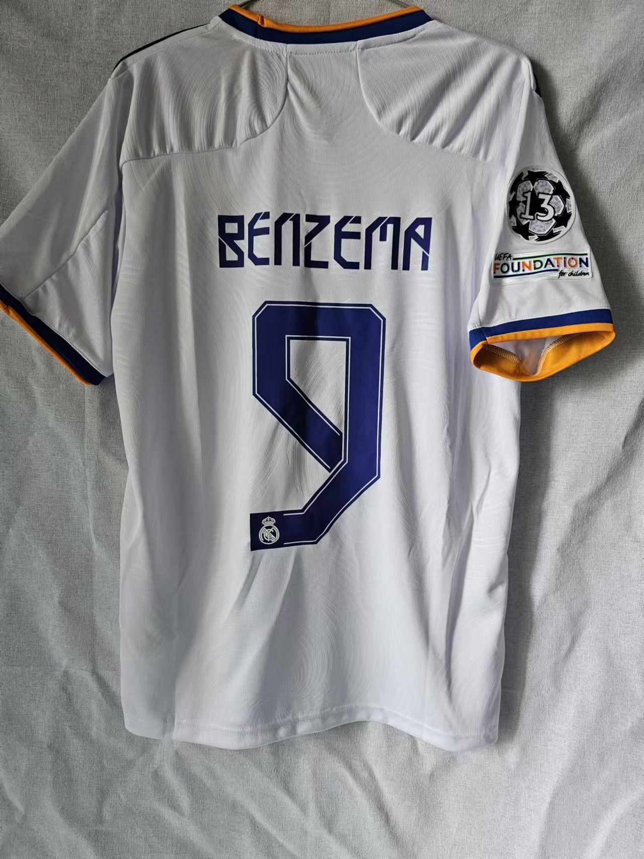 Other 2022 Real Madrid #9 Benzema Jersey White Size US L / EU 52-54 / 3 - 1 Thumbnail