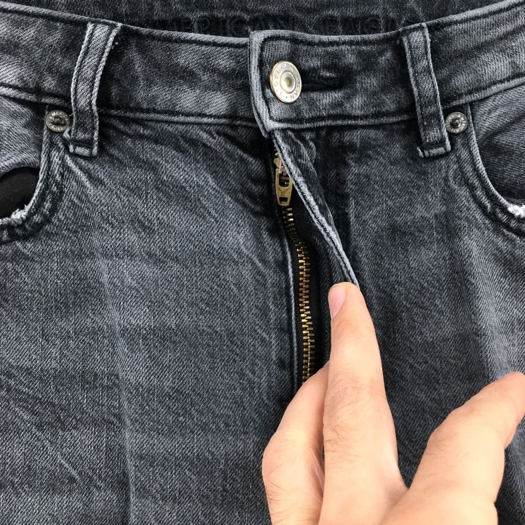 American Eagle Outfitters American Eagle Outfitters Jeans Womens 8 Black Zip Fly Regular 5-Pocket | Inseam 27.5in Size 30" / US 8 / IT 44 - 3 Thumbnail