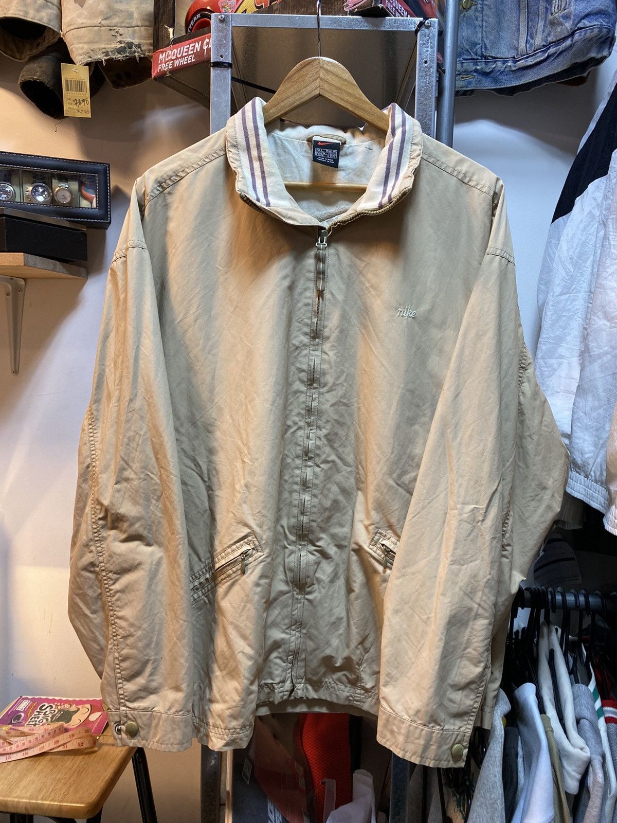 Nike Vintage Nike Swoosh Windbreaker Jacket Size US L / EU 52-54 / 3 - 1 Thumbnail