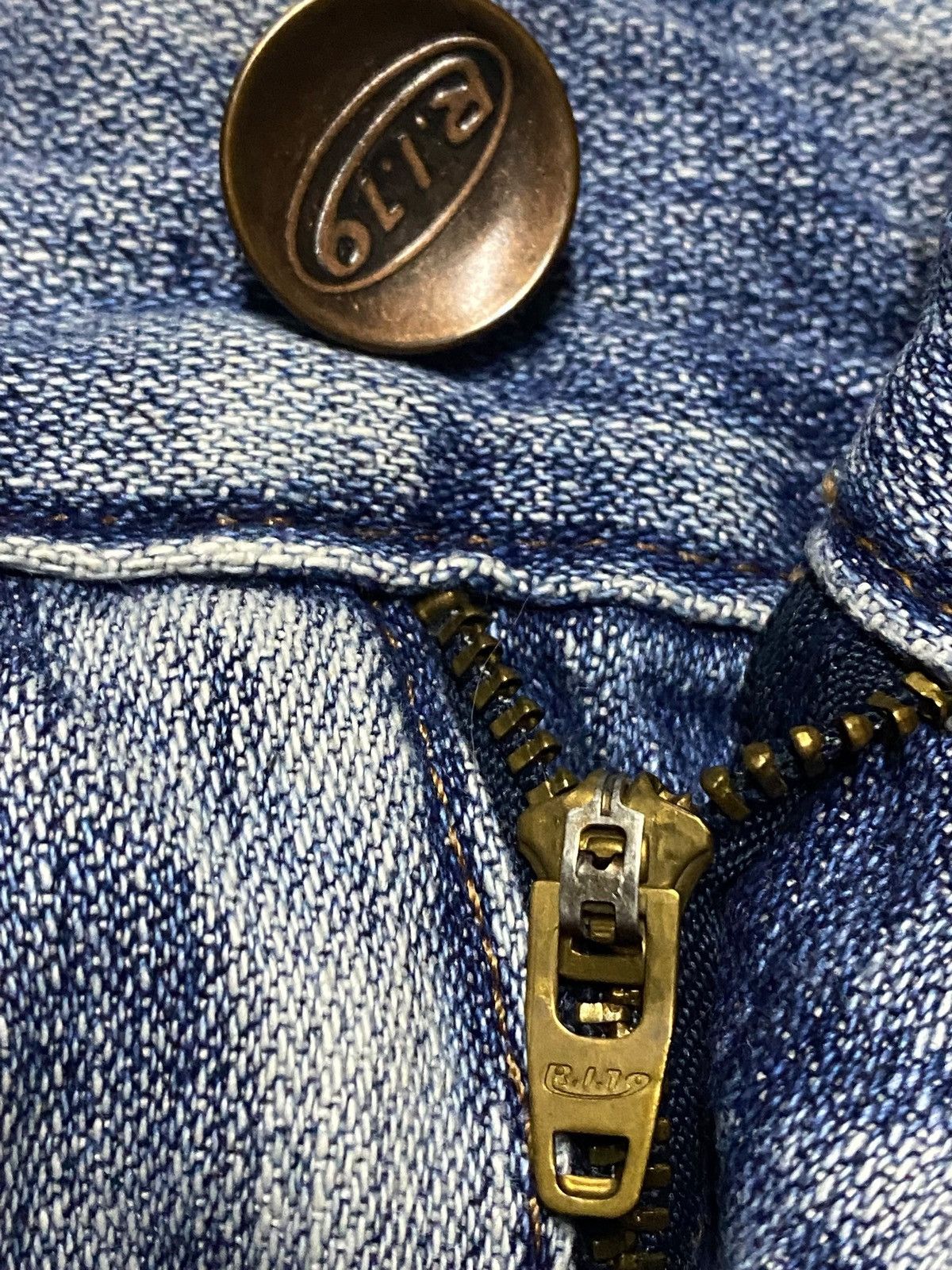 Japanese Brand Vintage Japanese Brand Faded Wash Front Pocket Distressed Size US 34 / EU 50 - 11 Thumbnail