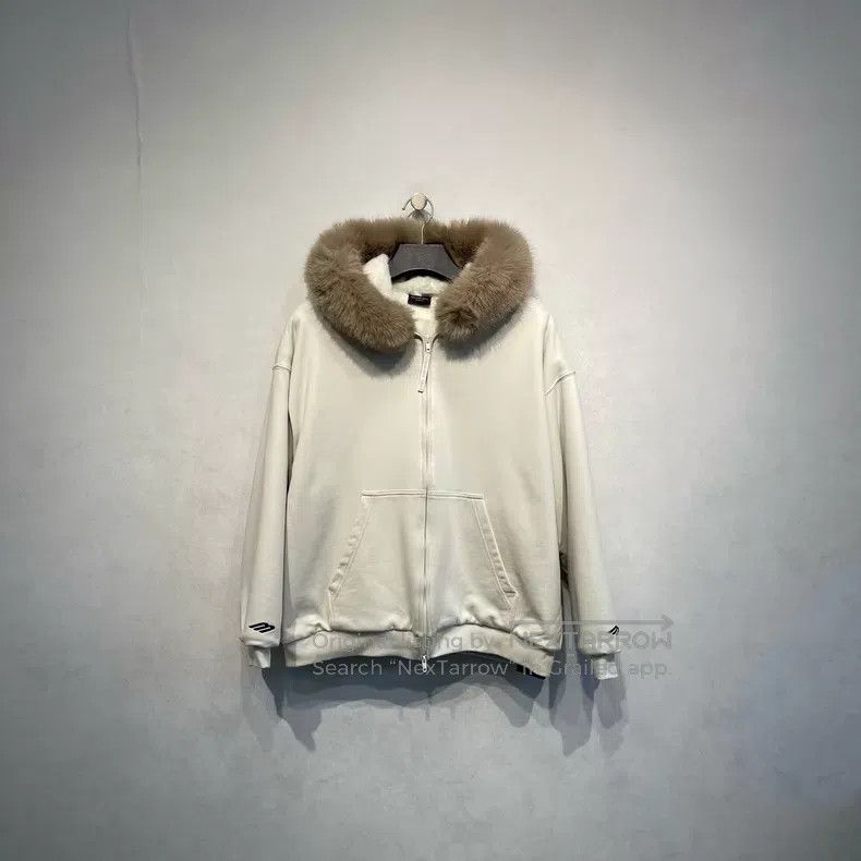Balenciaga Balenciaga Fur collar embroidered logo zipper jacket Size US L / EU 52-54 / 3 - 1 Thumbnail