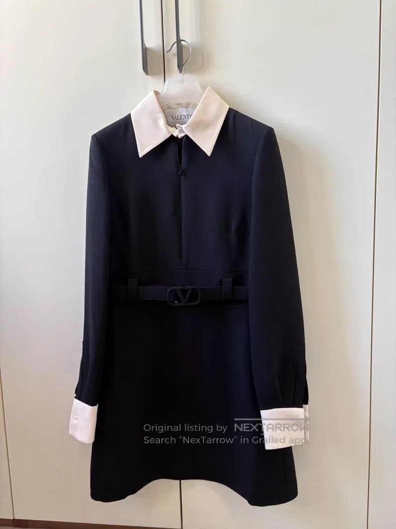 Valentino Valentino Black dress Size S / US 4 / IT 40 - 1 Thumbnail