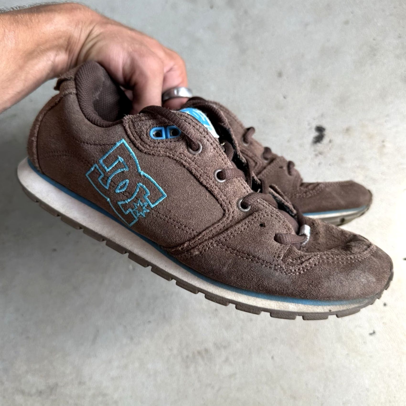 Vintage DC Alias Lite Sneaker Womens Low Top Round Toe Leather 8.5 Brown Athletic Running Jogging Walking Sneakers Shoes Size M / US 6-8 / IT 42-44 - 2 Thumbnail