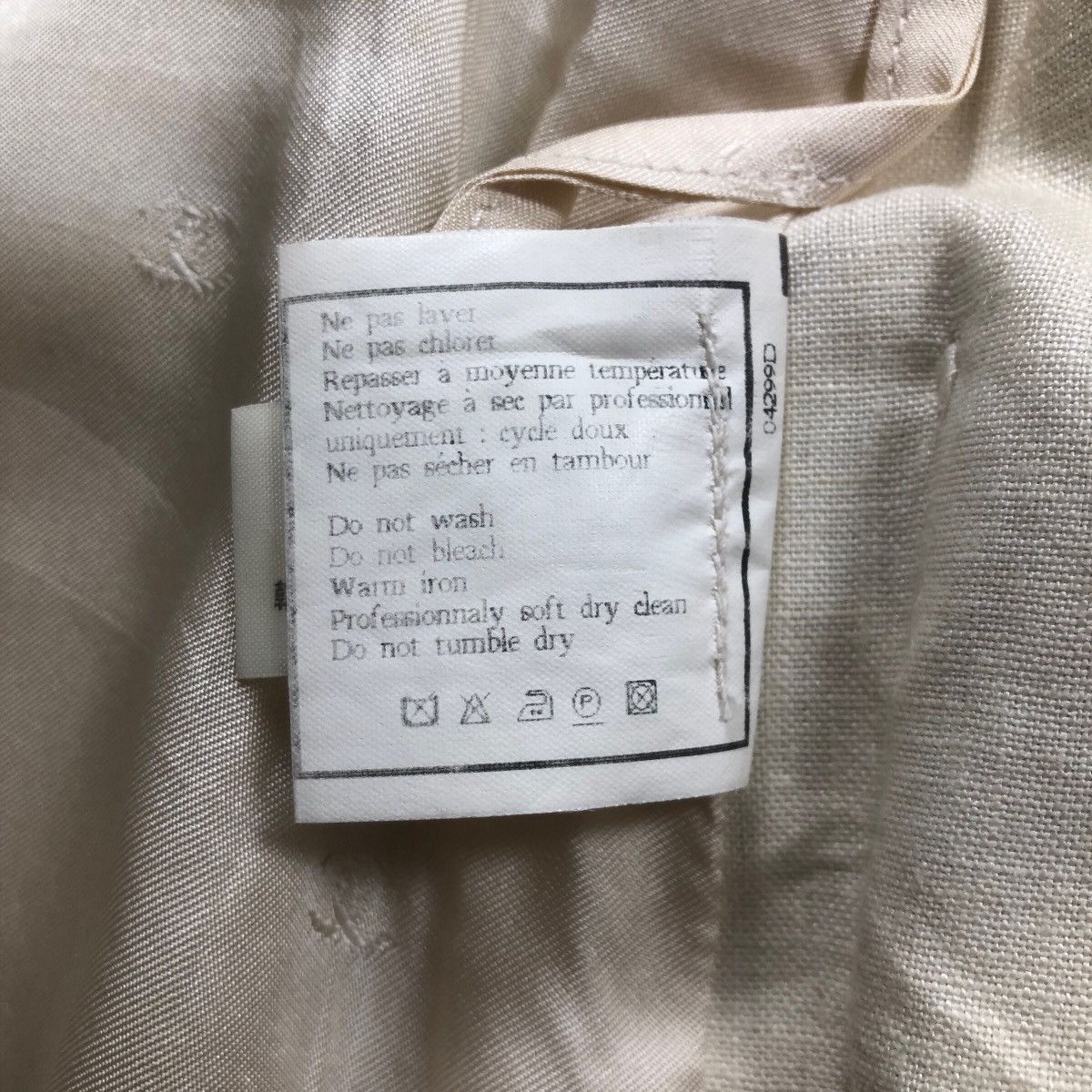Chanel Chanel Boutique 96P Skirt Suits Ivory Silk Lining Size 28" / US 6 / IT 42 - 12 Thumbnail