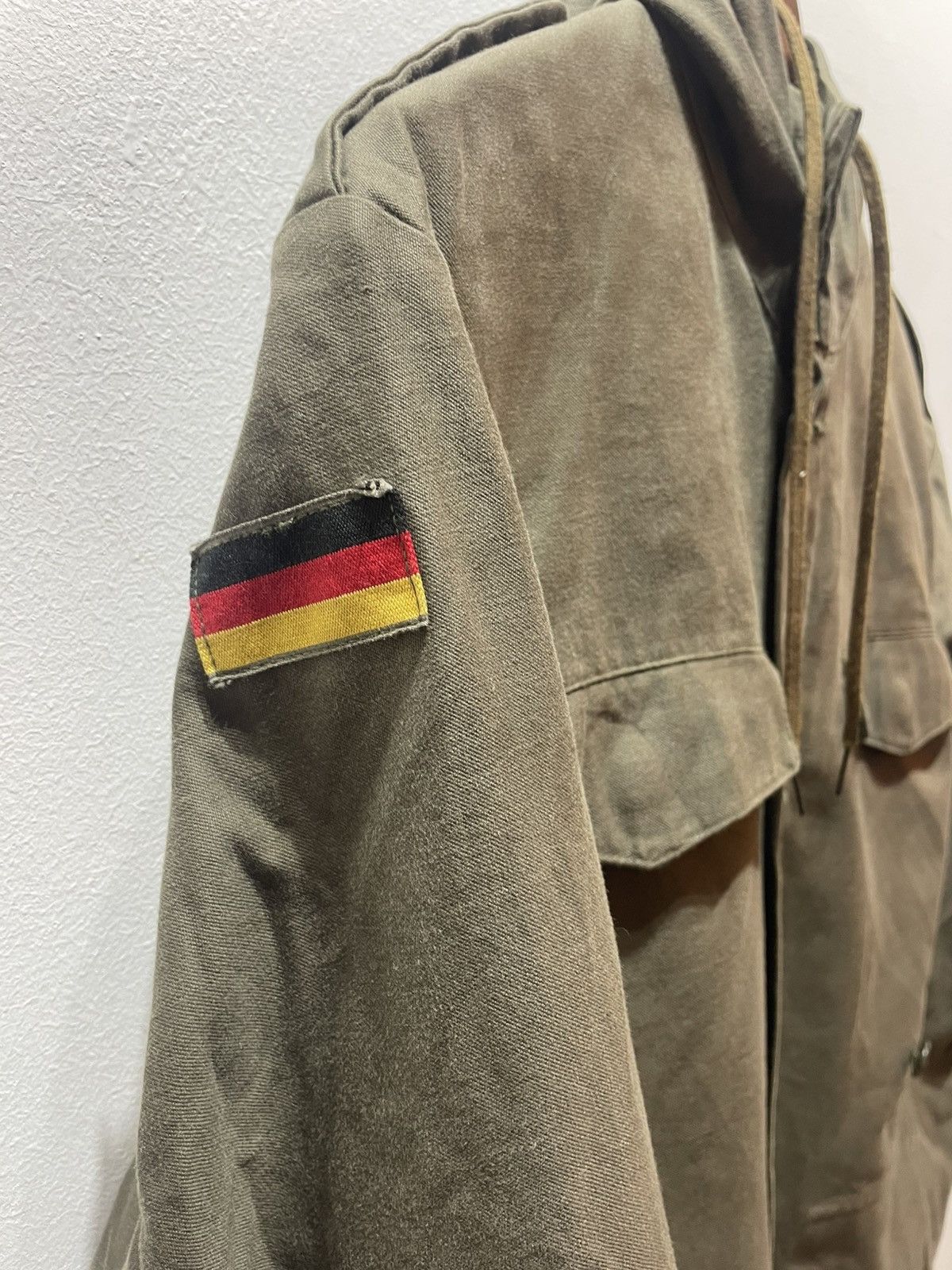 Vintage Vintage German Army Bundeswehr Parka (GR. 24 | S-M) Size US M / EU 48-50 / 2 - 3 Thumbnail
