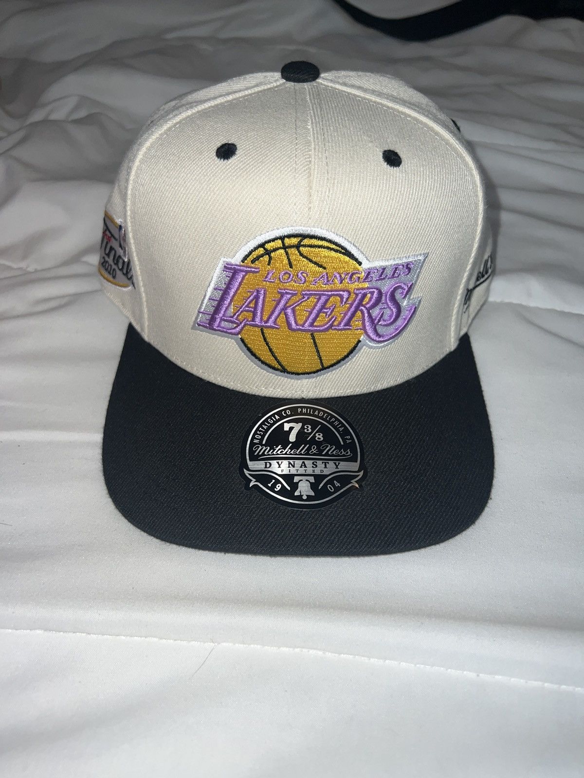 Lids × Mitchell & Ness × NBA 7 3/8 - Lakers 2010 Finals Fitted Hat Size ONE SIZE - 1 Thumbnail