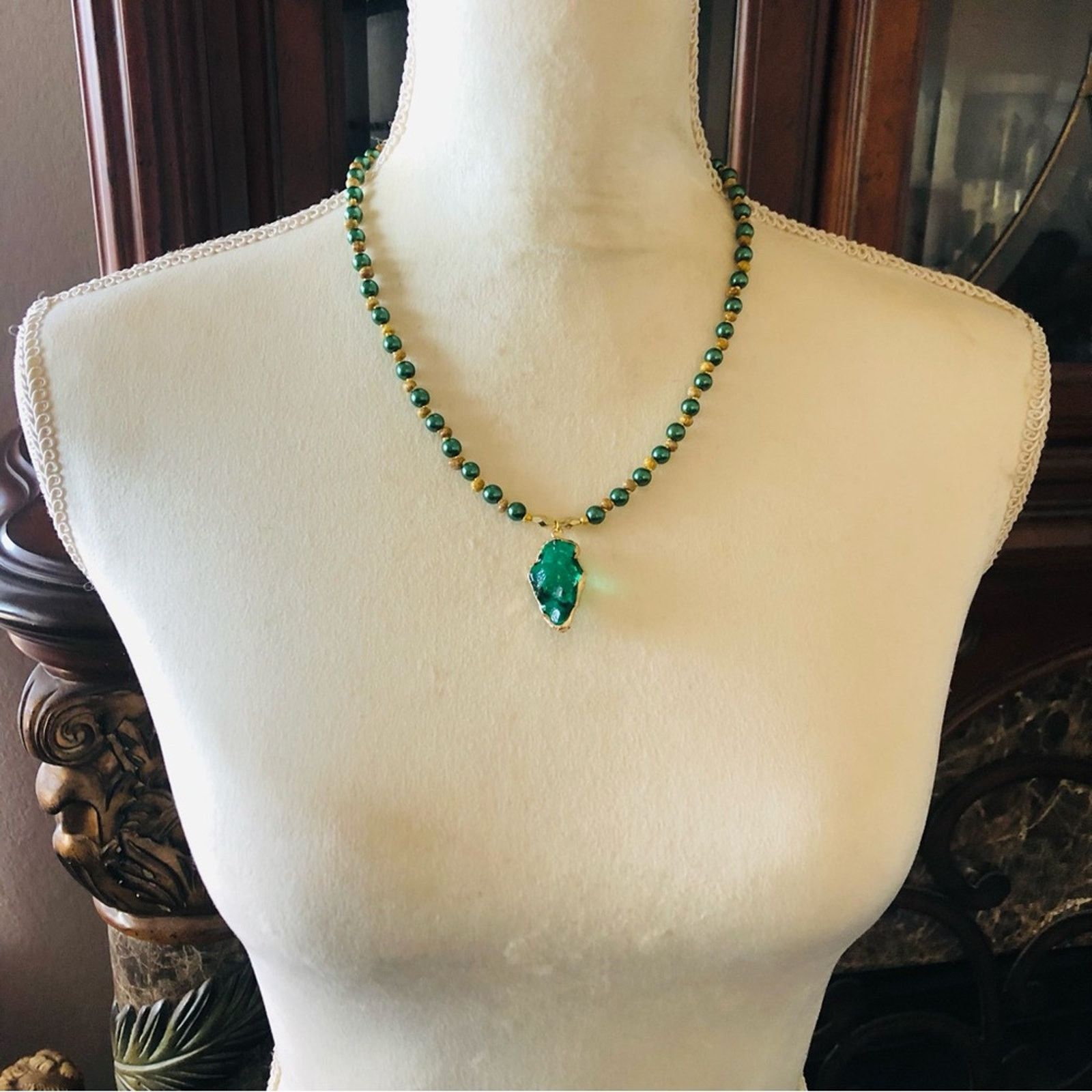 Handmade Handcrafted repurpose dyed glass arrowhead Pearl necklace Size ONE SIZE - 5 Thumbnail