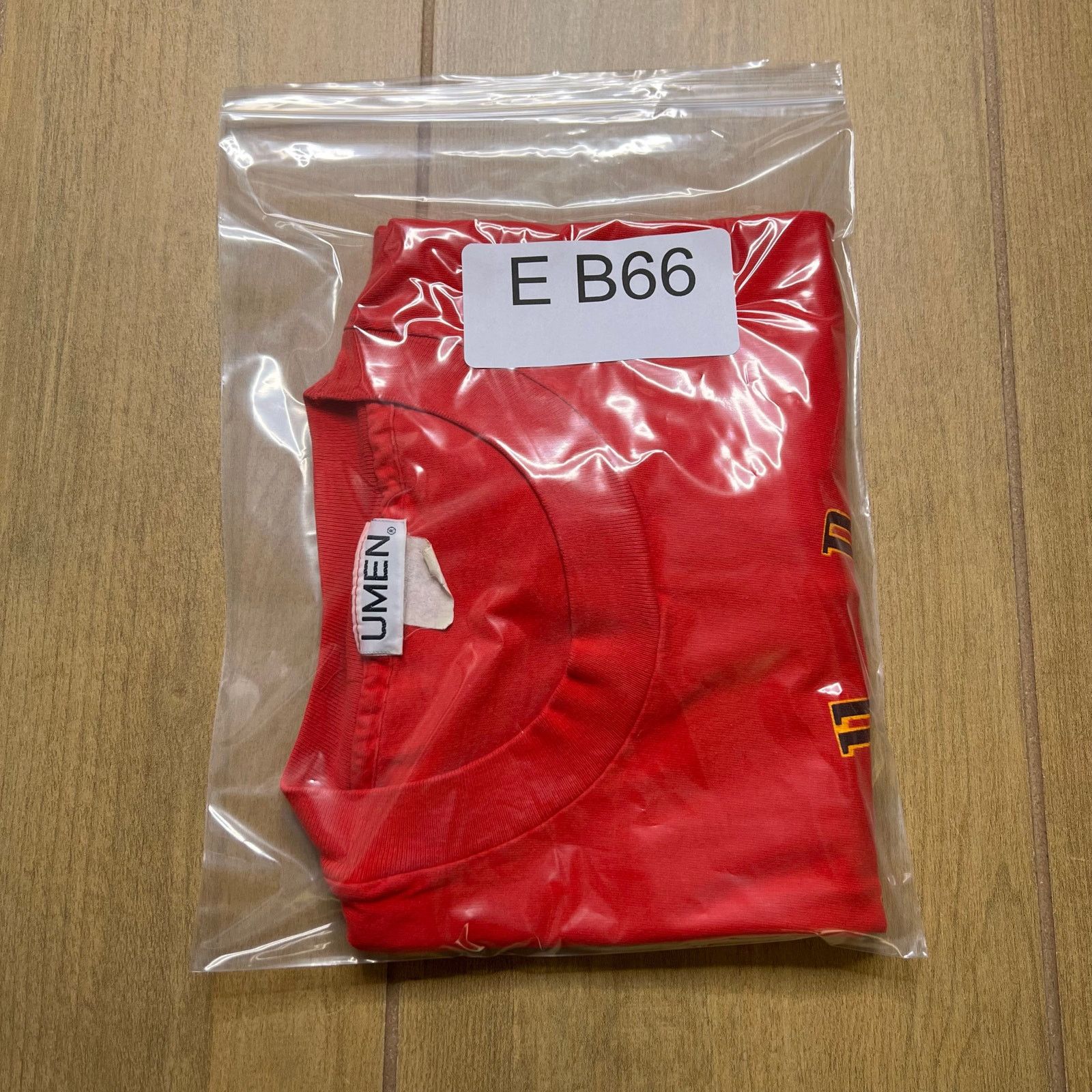 Vintage VINTAGE 80S STUDIO UMEN BOXY WIDE T SHIRT SZ L RED Y2K Size US L / EU 52-54 / 3 - 9 Thumbnail