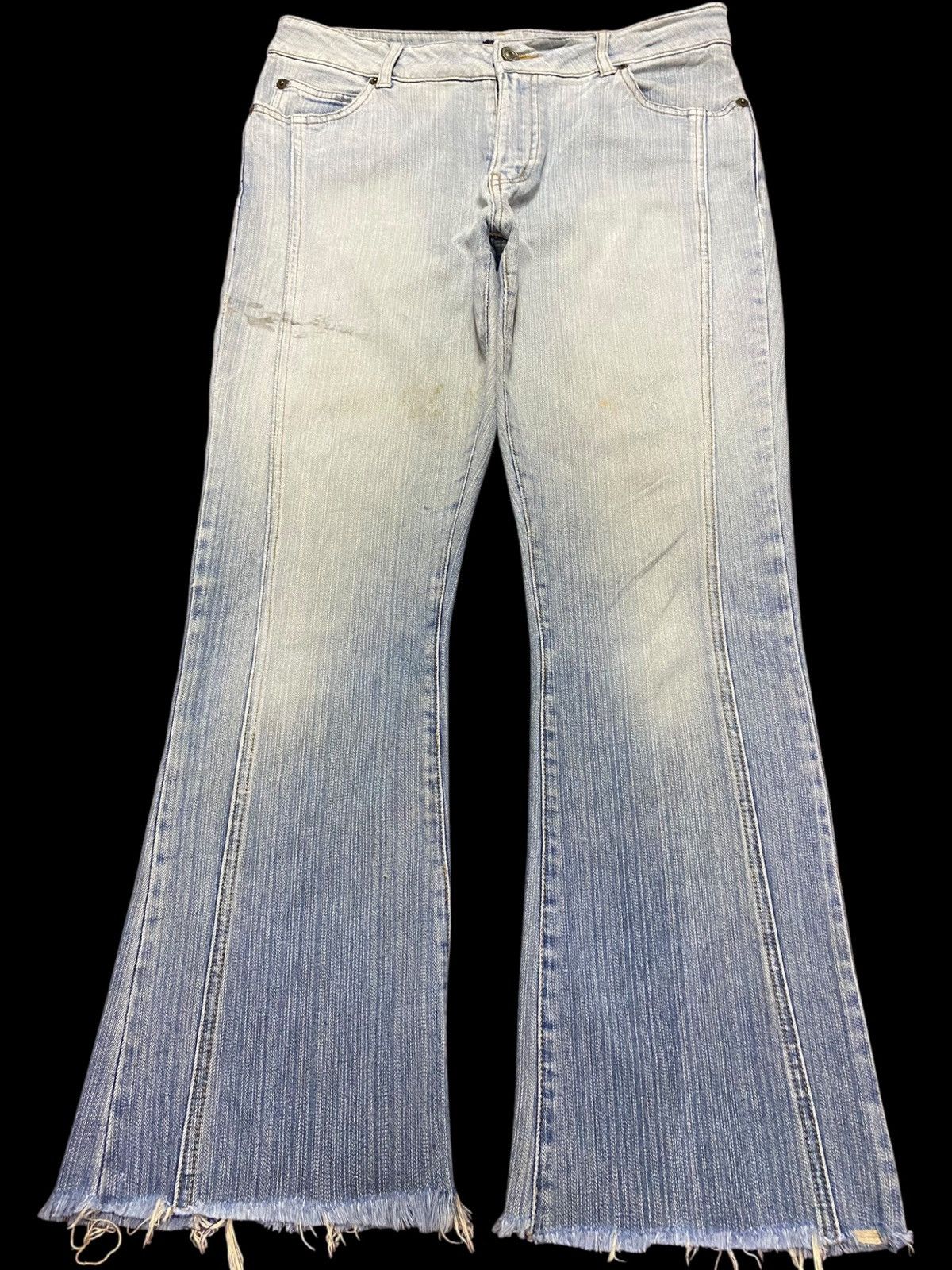 Japanese Brand Vintage Japanese Brands Light Colour Flare Soft Jeans Size US 30 / EU 46 - 1 Thumbnail