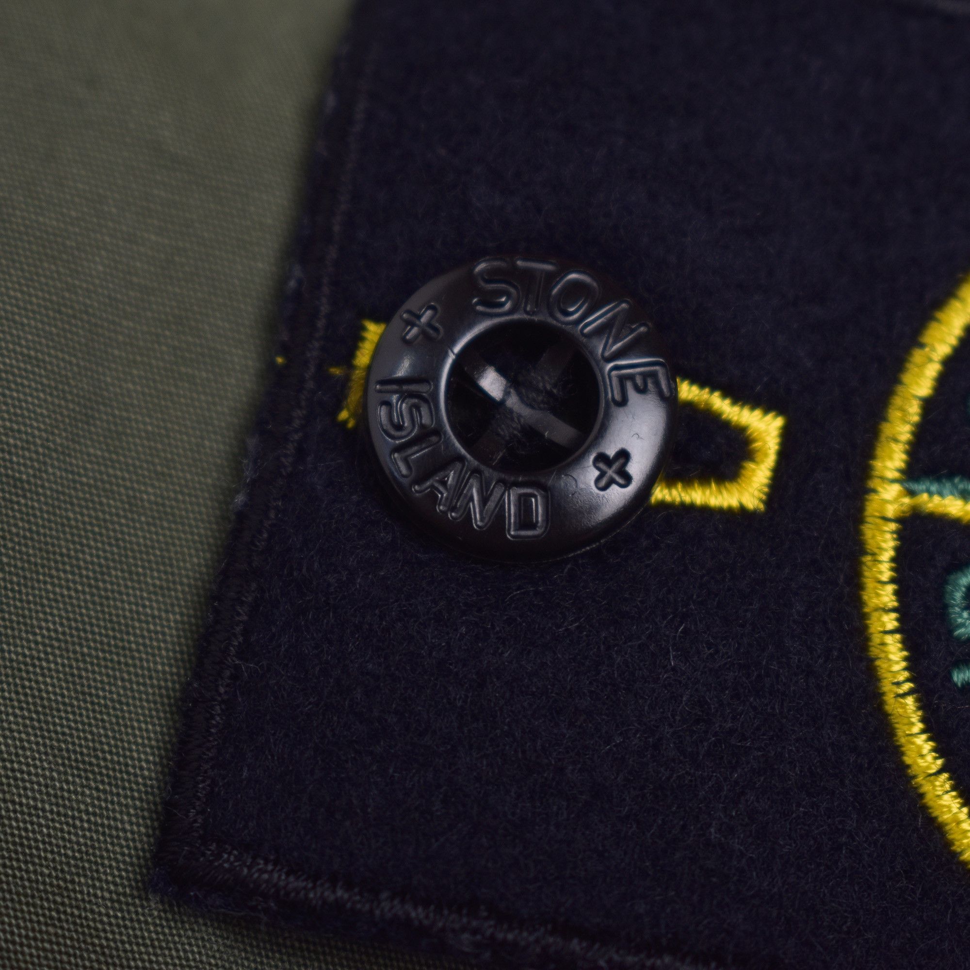 Stone Island STONE ISLAND GARMENT DYED OVERSHIRT OLIVE GREEN LARGE Size US L / EU 52-54 / 3 - 3 Thumbnail