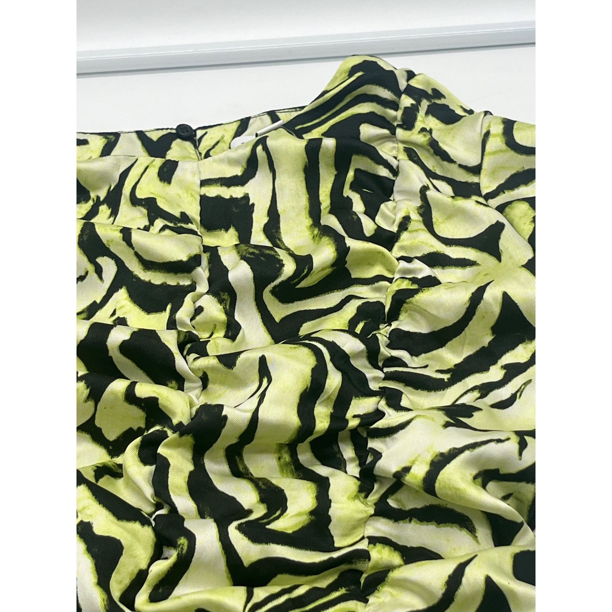 Topshop Topshop Ruched Long Sleeve Shirred Swirl Animal Print Top In Size S / US 4 / IT 40 - 15 Thumbnail