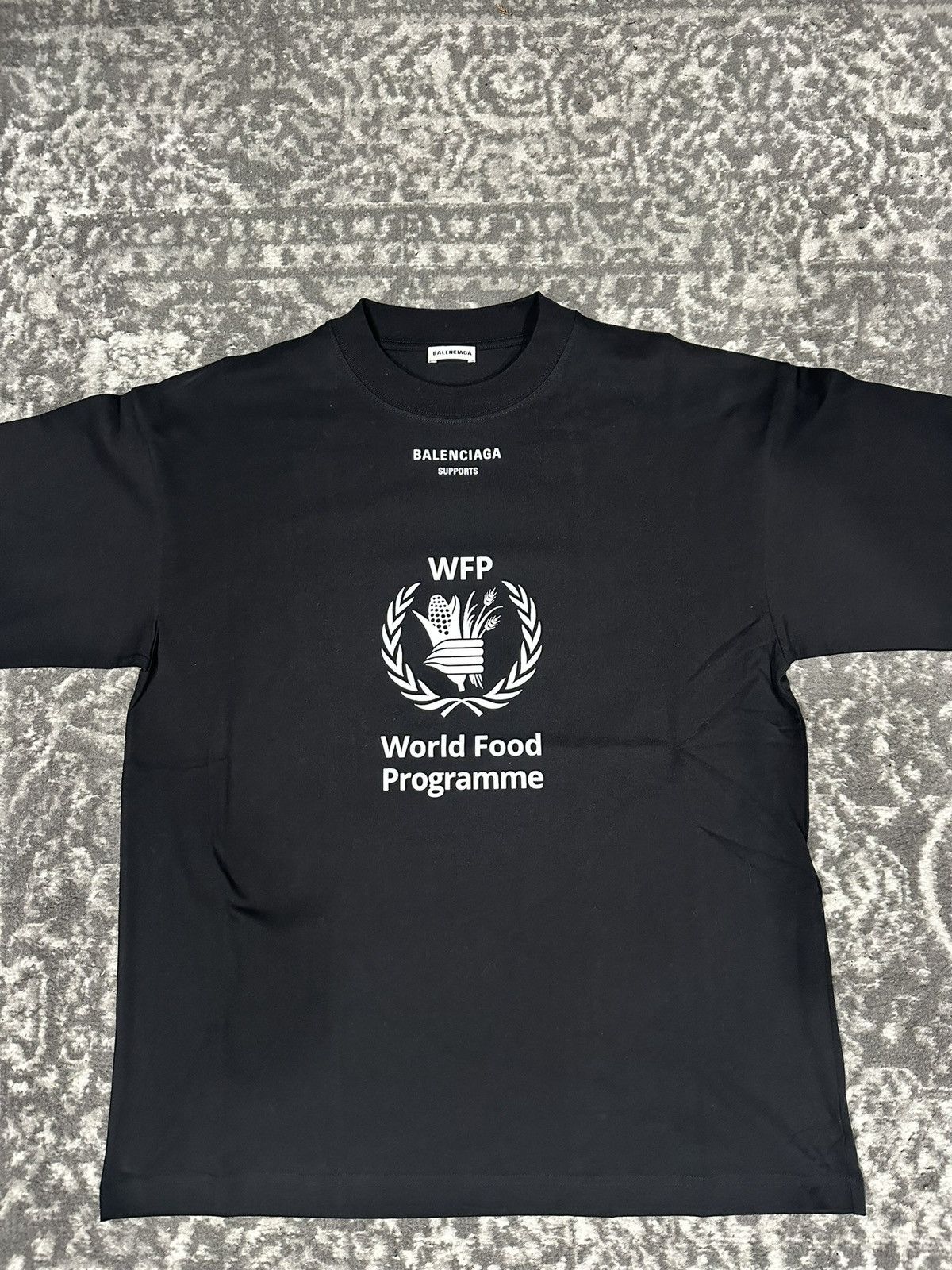 Balenciaga supports world food programme best sale