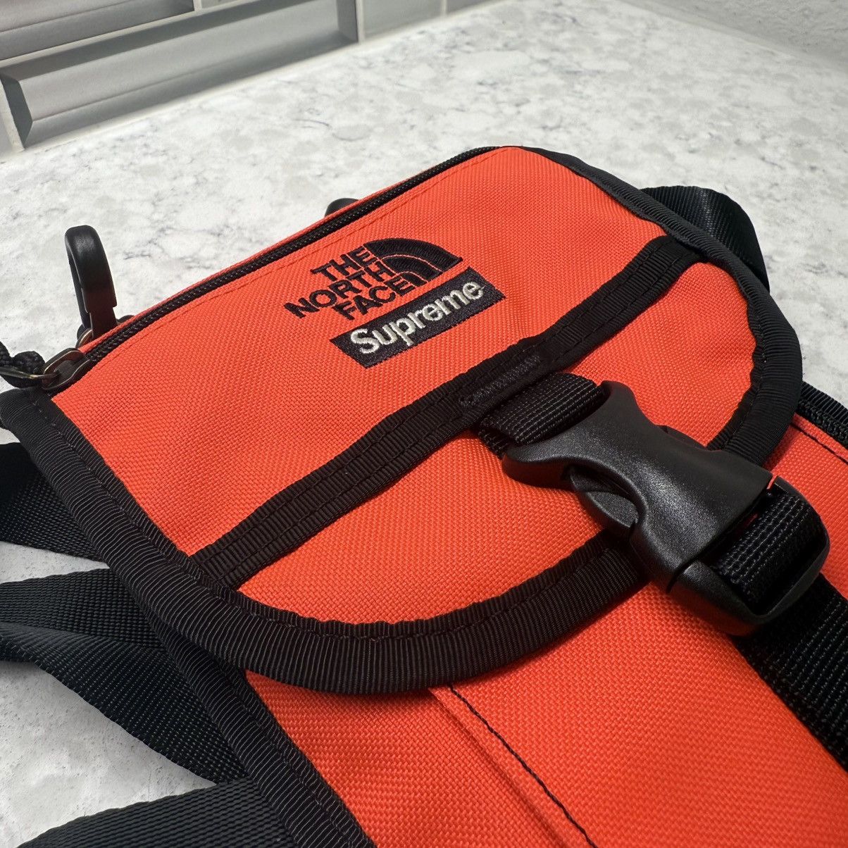 Supreme Supreme x The North Face RTG Utility Pouch – Bright Red Size ONE SIZE - 7 Thumbnail