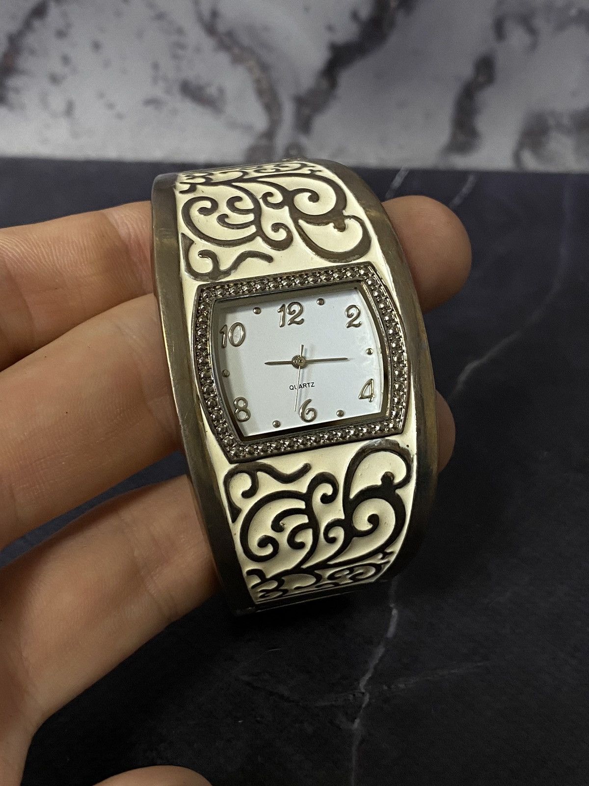 Japanese Brand Vintage Ornate Scrollwork Cuff Bracelet Watch Size ONE SIZE - 8 Thumbnail