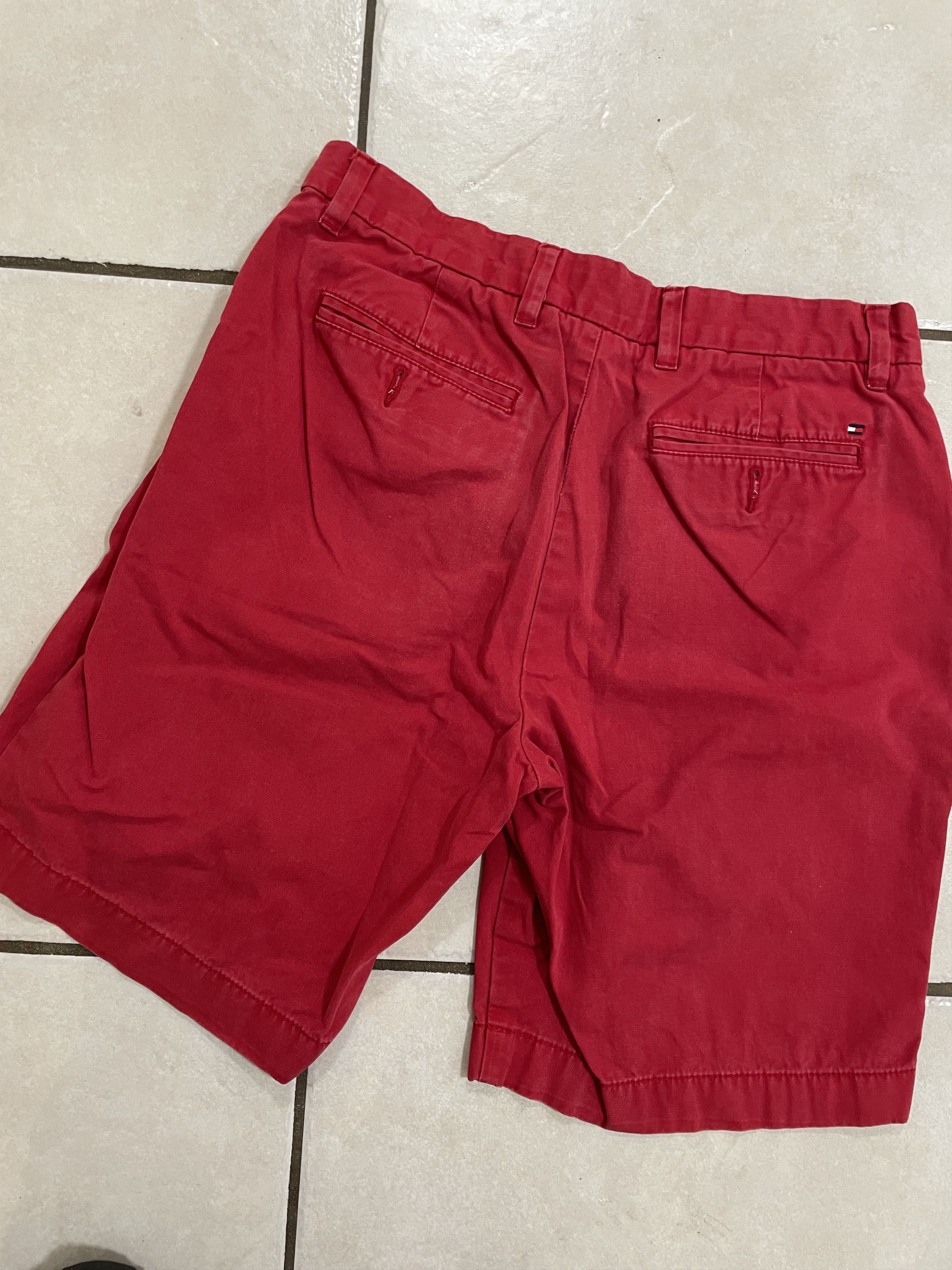 Tommy Hilfiger Tommy Hilfiger blood red classic fit shorts size 32 Size US 32 / EU 48 - 3 Thumbnail