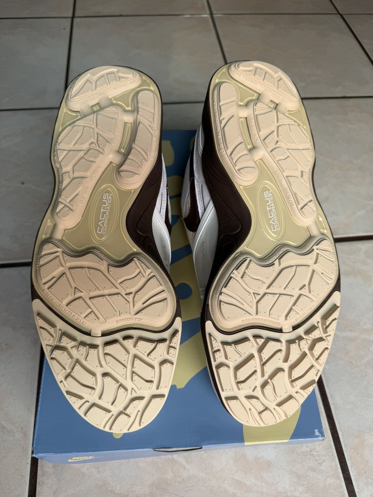 Travis Scott Nike Travis Scott Zoom Field JAXX Size US 10 / EU 43 - 5 Thumbnail