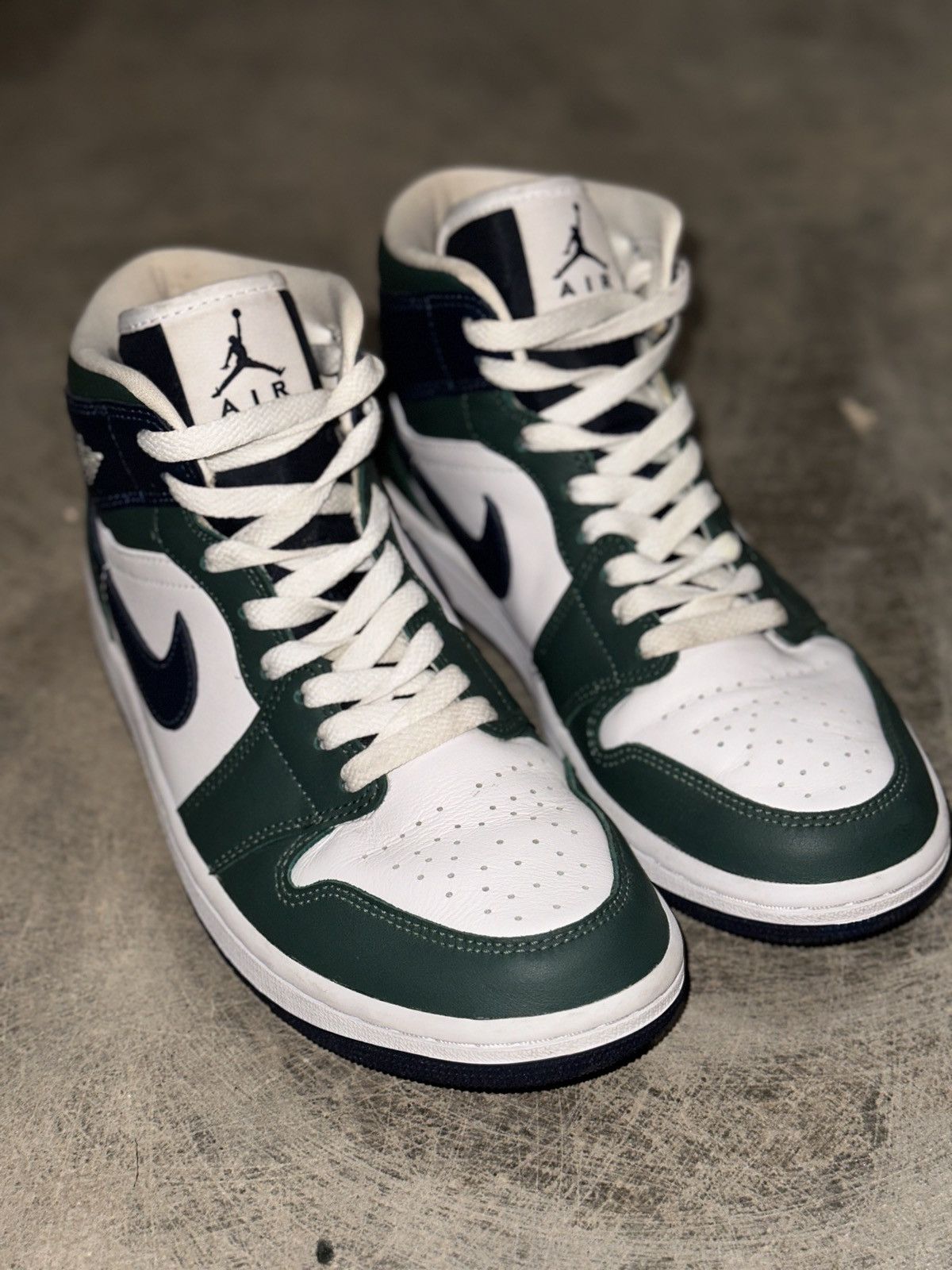 Jordan Brand Women’s Jordan 1 Mid SE ‘Noble Green’ Size US 8.5 / IT 38.5 - 3 Thumbnail