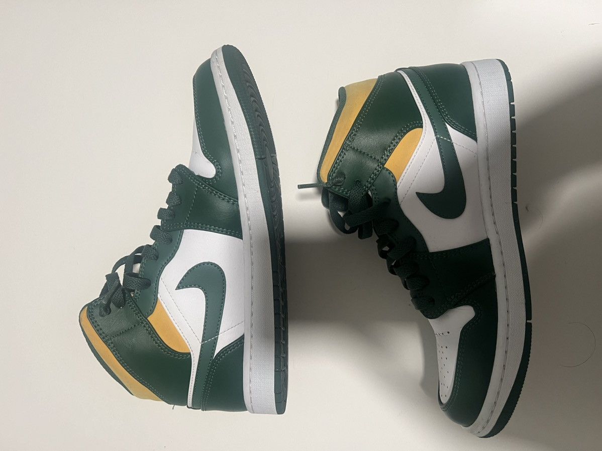 Jordan Brand × Nike Air Jordan 1 Mid 'Sonics' Size US 9 / EU 42 - 2 Thumbnail