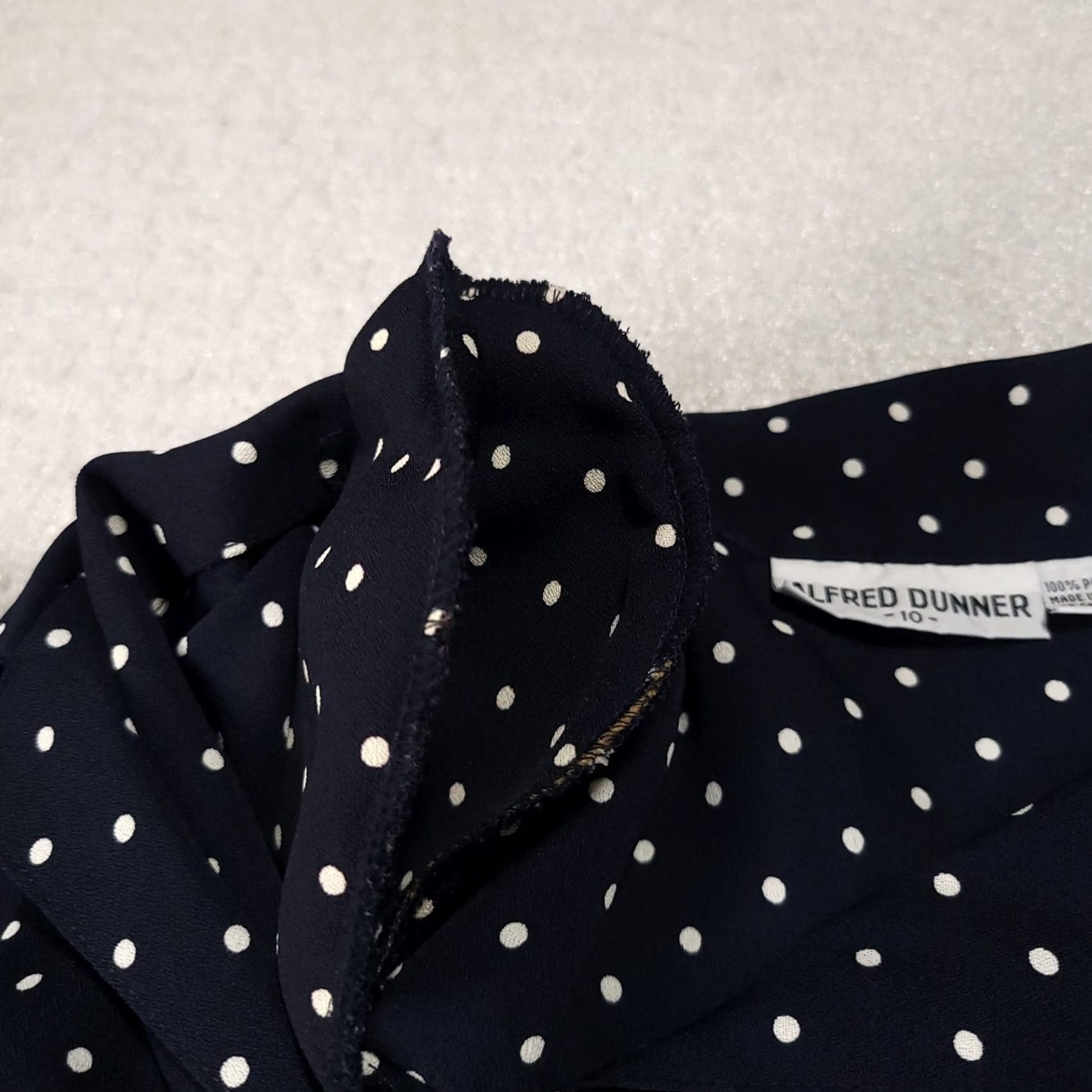 Vintage VINTAGE Alfred Dunner Short Sleeve Shirt Button Up Womens 10 Blue Polka Dot Shoulder Pad Size L / US 10 / IT 46 - 4 Thumbnail