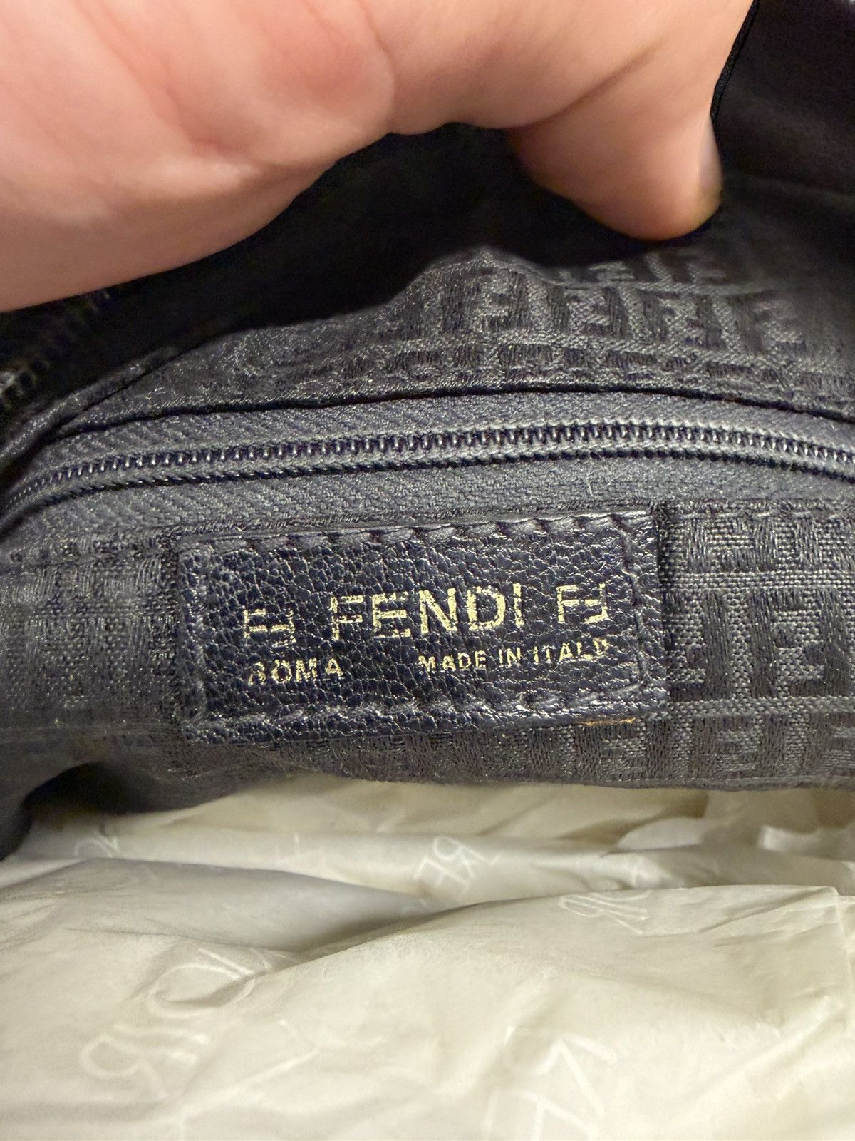 Fendi Vintage Fendi Leather Crossbody Bag Size ONE SIZE - 14 Thumbnail