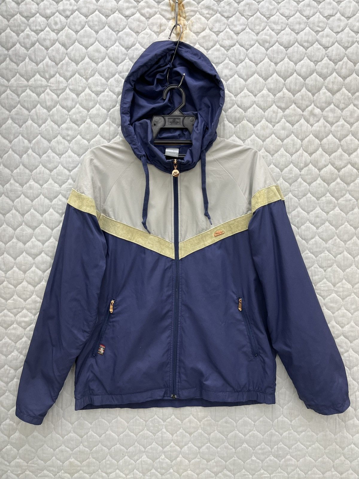 image of Steals Nike Hidden Hoodie Light Jacket, Men's (Size Medium)