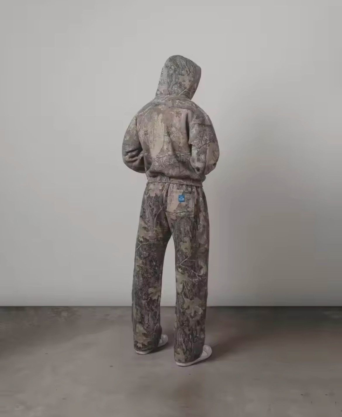 Japanese Brand Camouflage Baggy Sweatpants Size US 30 / EU 46 - 1 Thumbnail