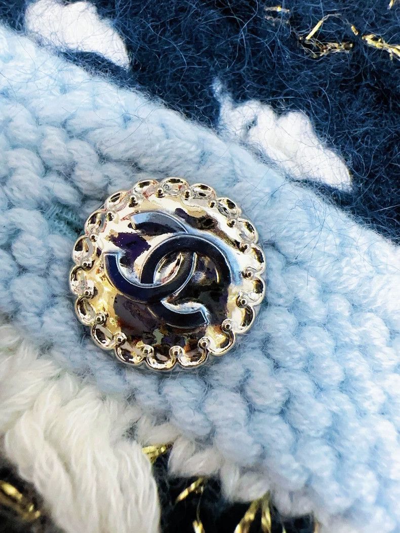 Chanel CHANEL 22B Blue White Stripe Knit Cardigan Size M / US 6-8 / IT 42-44 - 4 Thumbnail