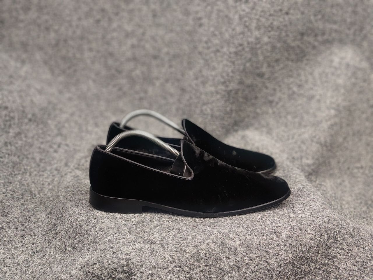 Dolce & Gabbana Dolce & Gabbana Velour Black Slip On loafers classic Shoes Size US 7 / EU 40 - 1 Thumbnail