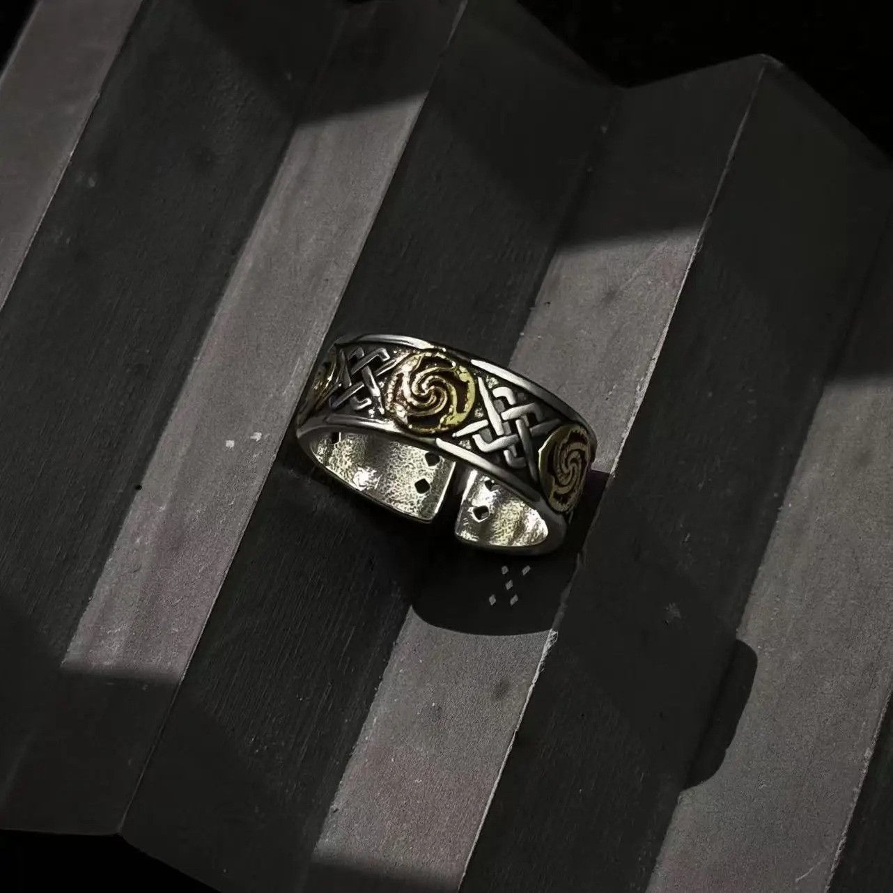 Vintage Retro Celtic Knot Ring Size ONE SIZE - 5 Thumbnail