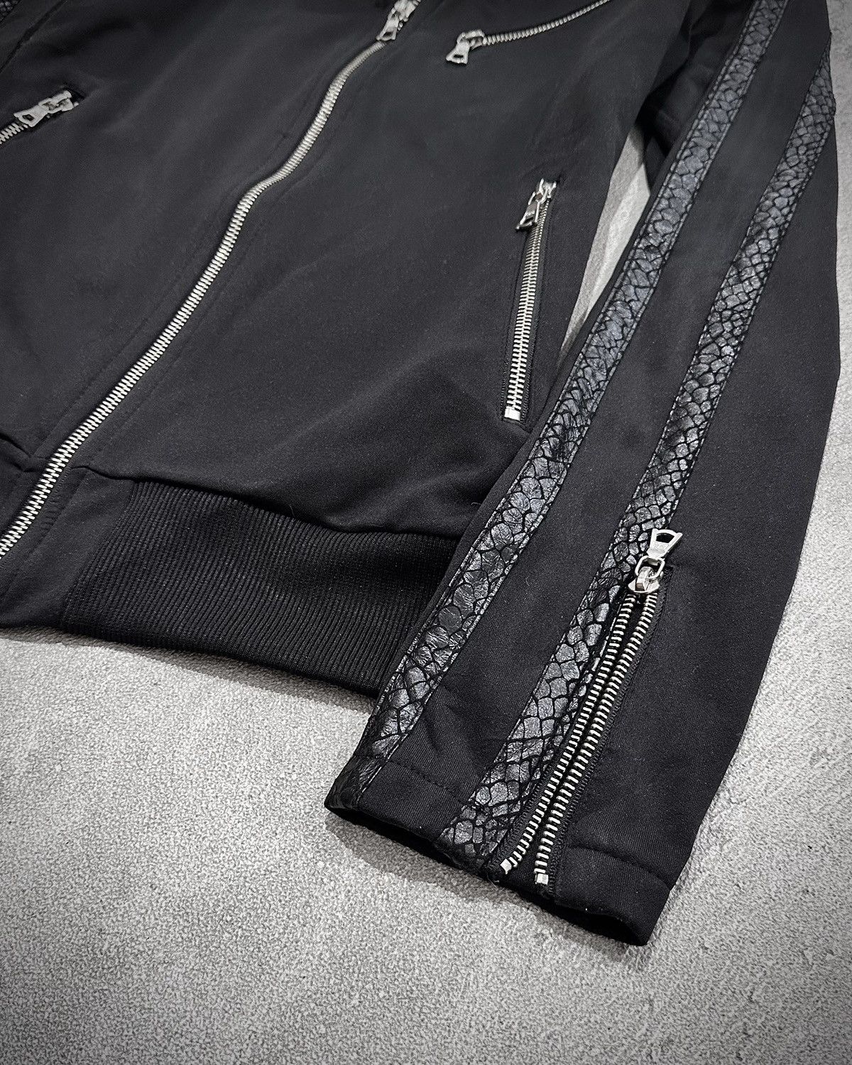 NO ID NO ID Track Jacket Bikers Vkei Lgb Ifsix Style Size US M / EU 48-50 / 2 - 3 Thumbnail